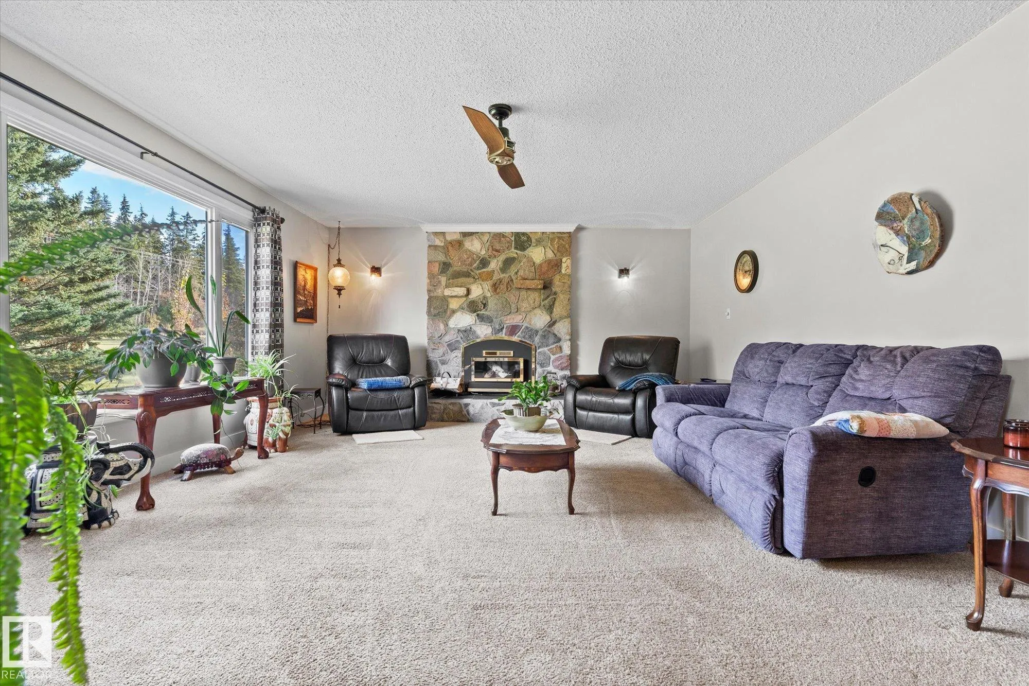 4911 46 St