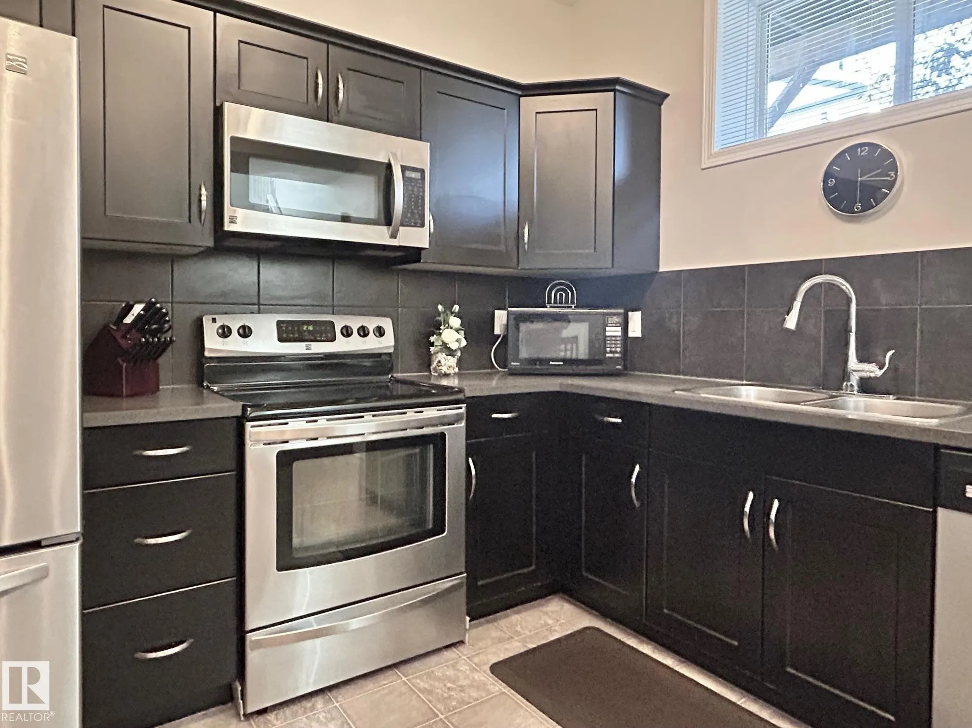 142 Selkirk Place