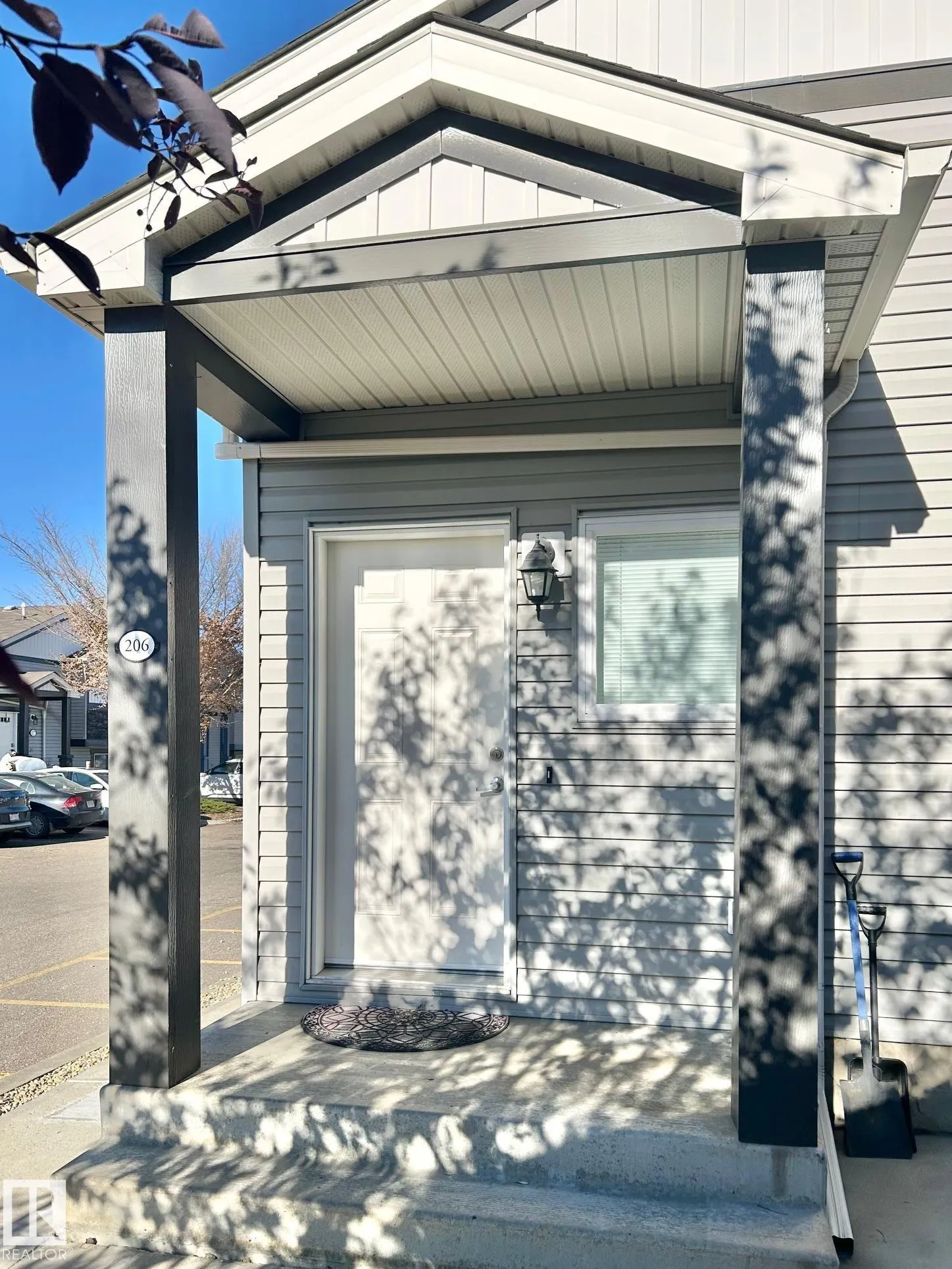 142 Selkirk Place