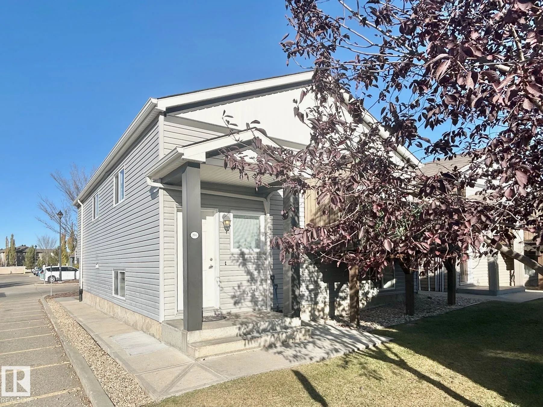 142 Selkirk Place