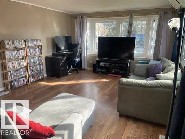 8 Meadow Drive