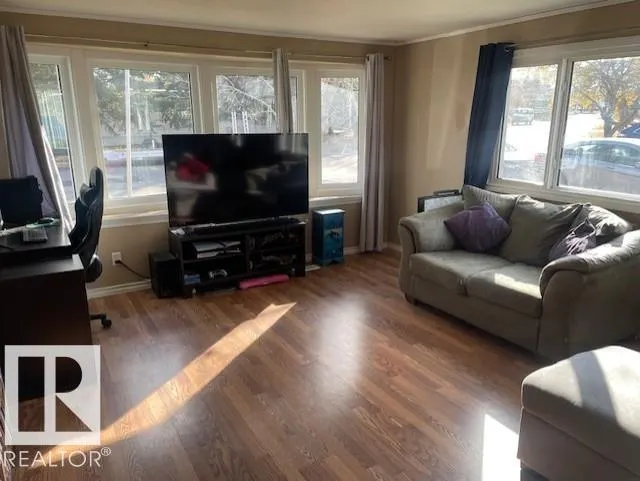 8 Meadow Drive