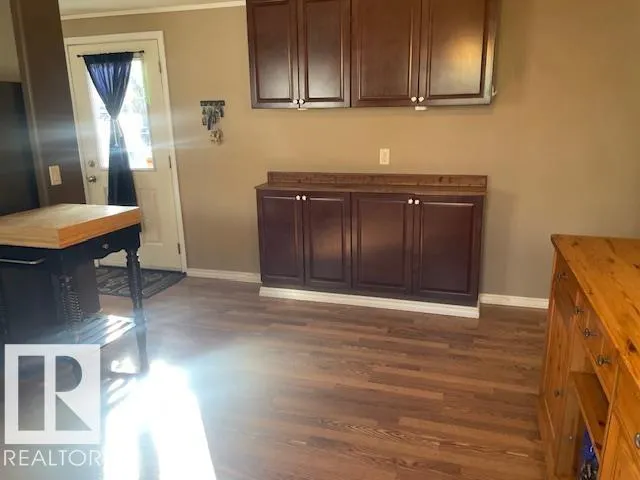 8 Meadow Drive