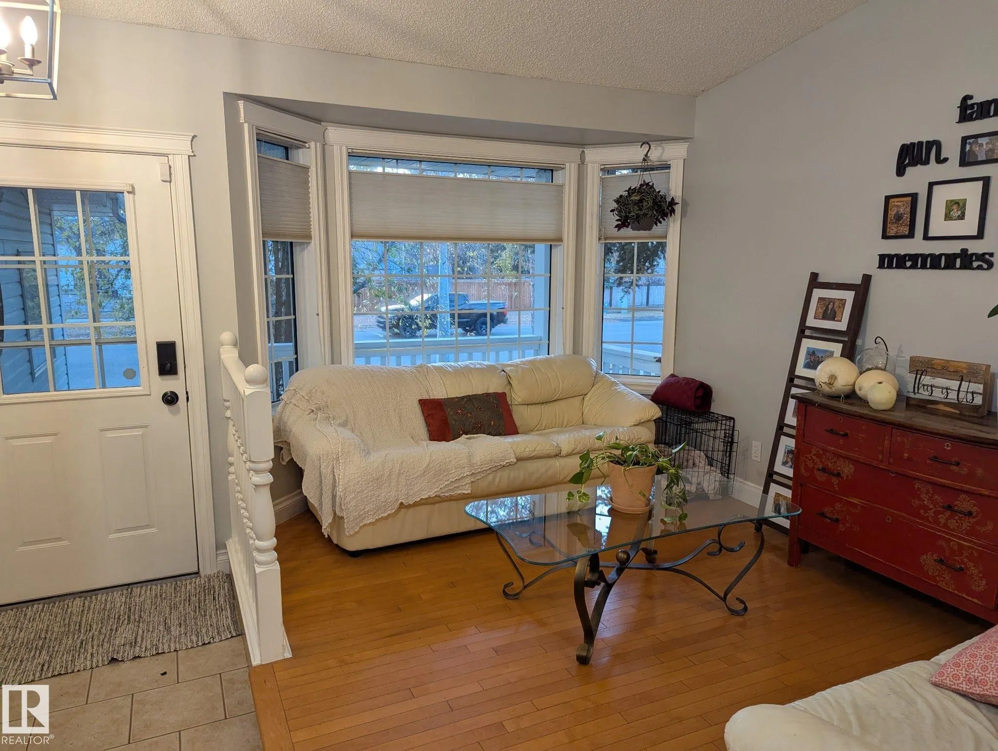 158 MEADOWVIEW Drive