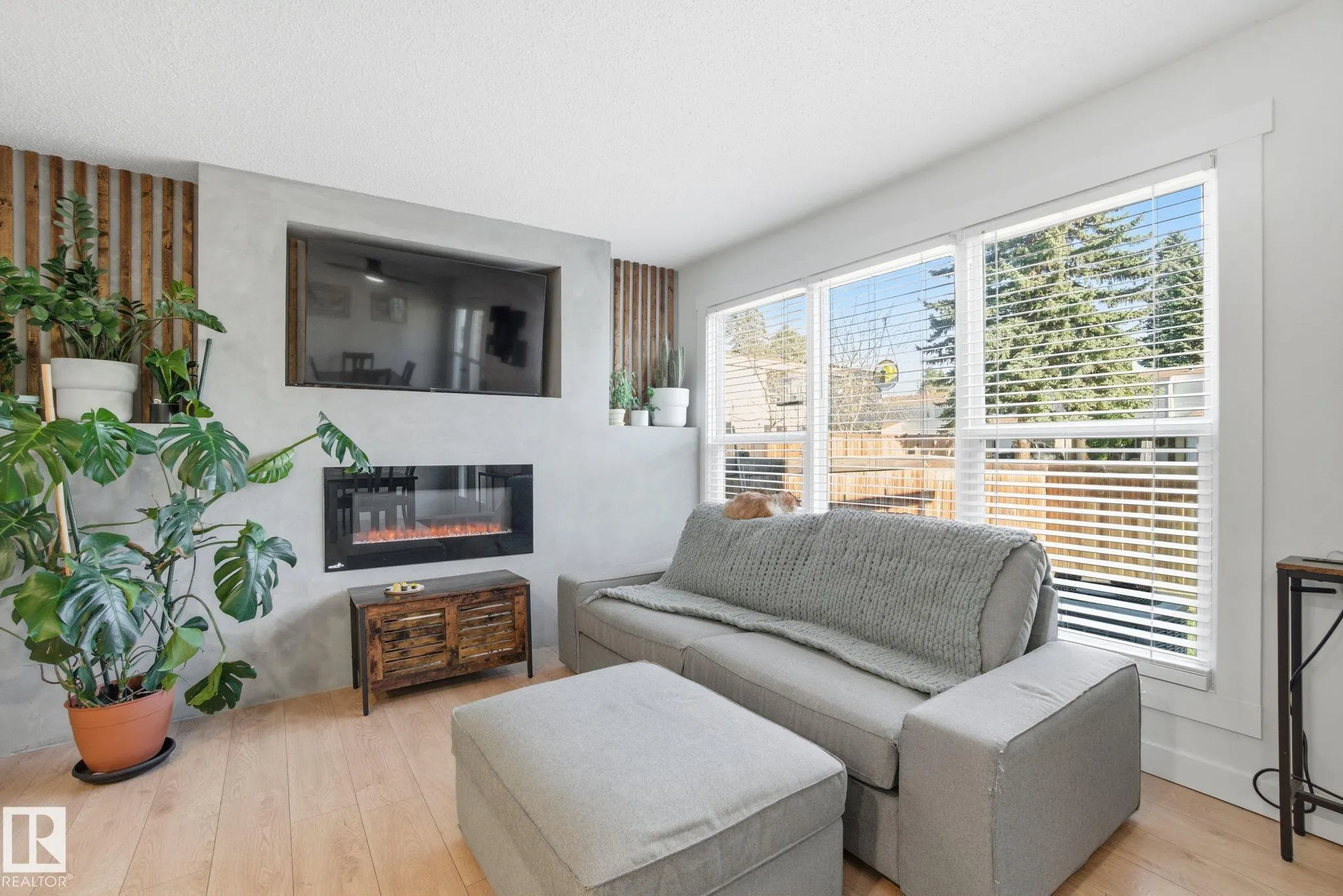 272 GRANDIN Village