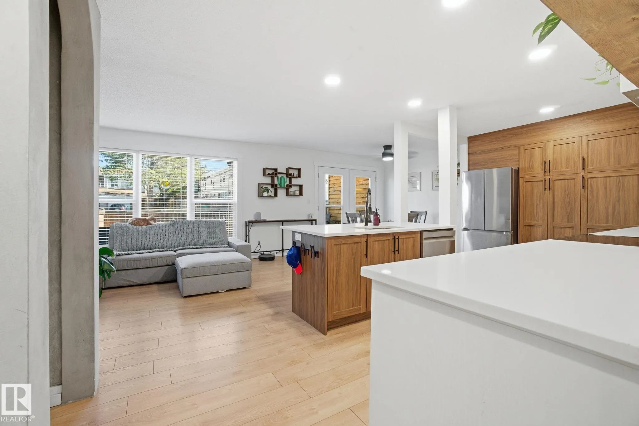 272 GRANDIN Village