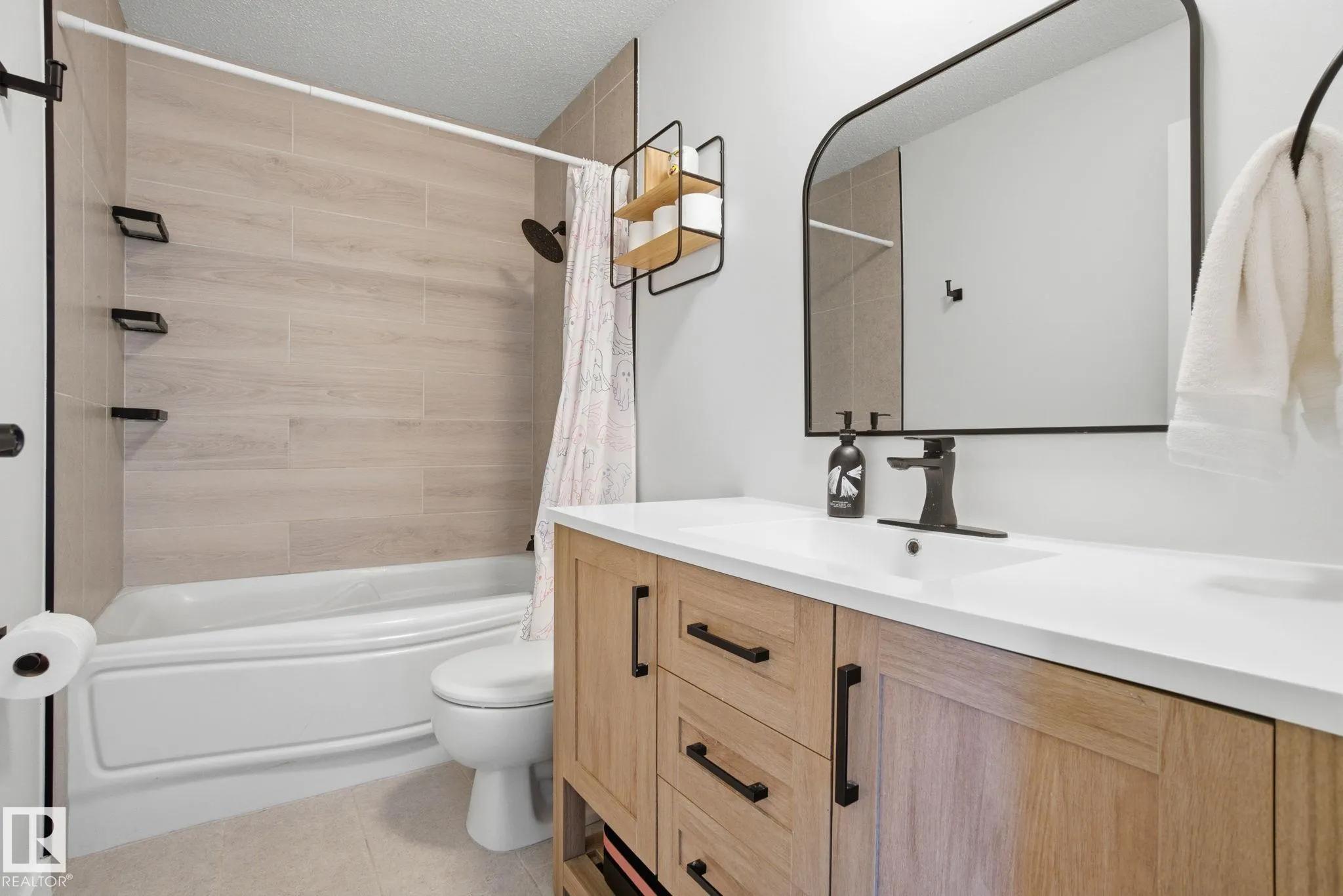 272 GRANDIN Village