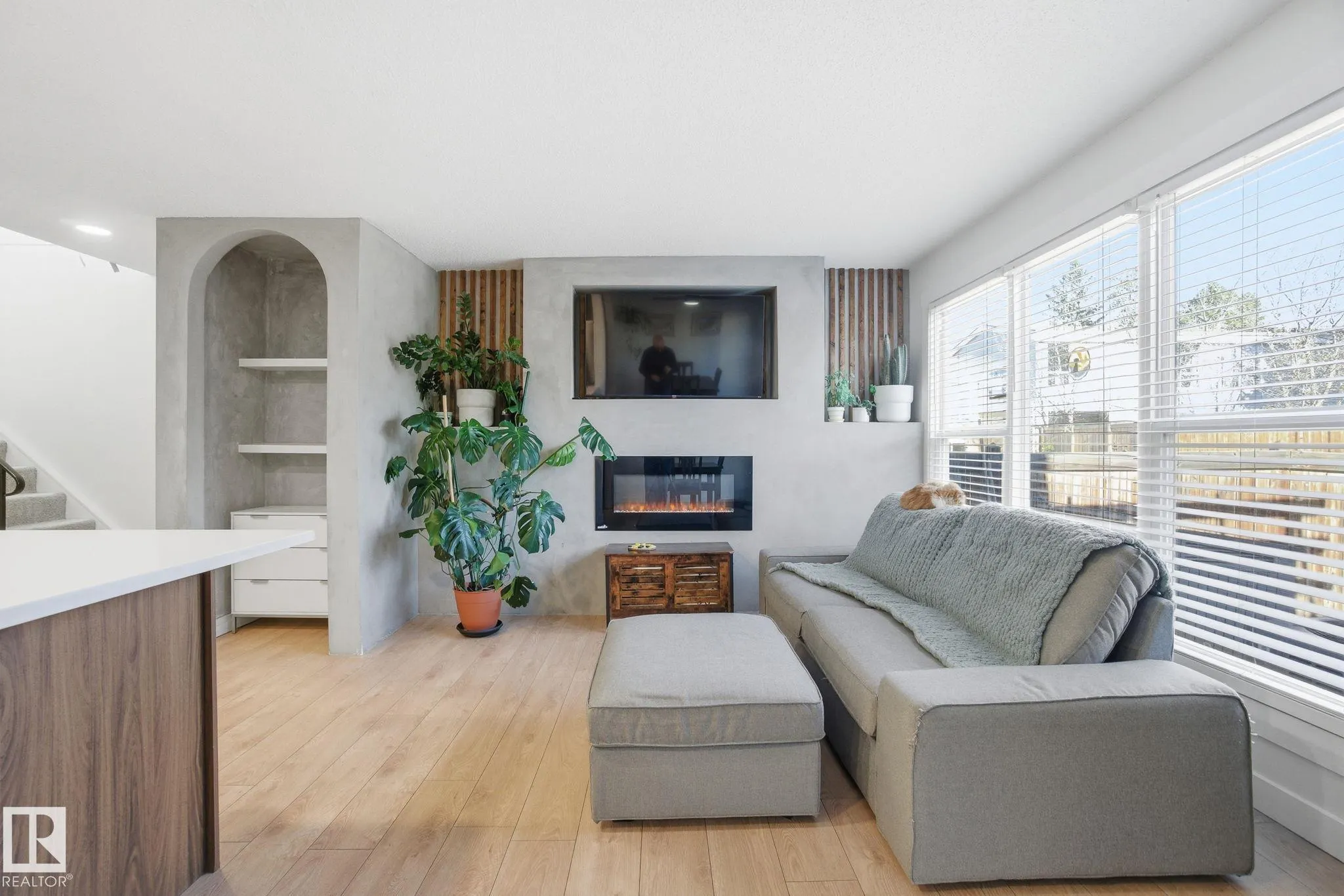272 GRANDIN Village