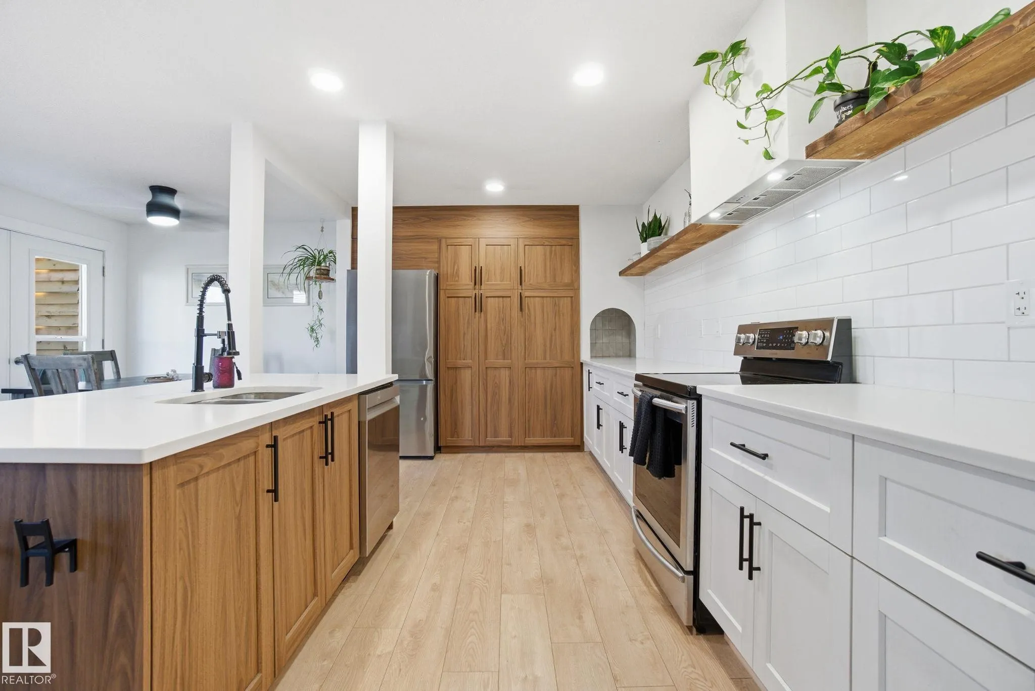272 GRANDIN Village