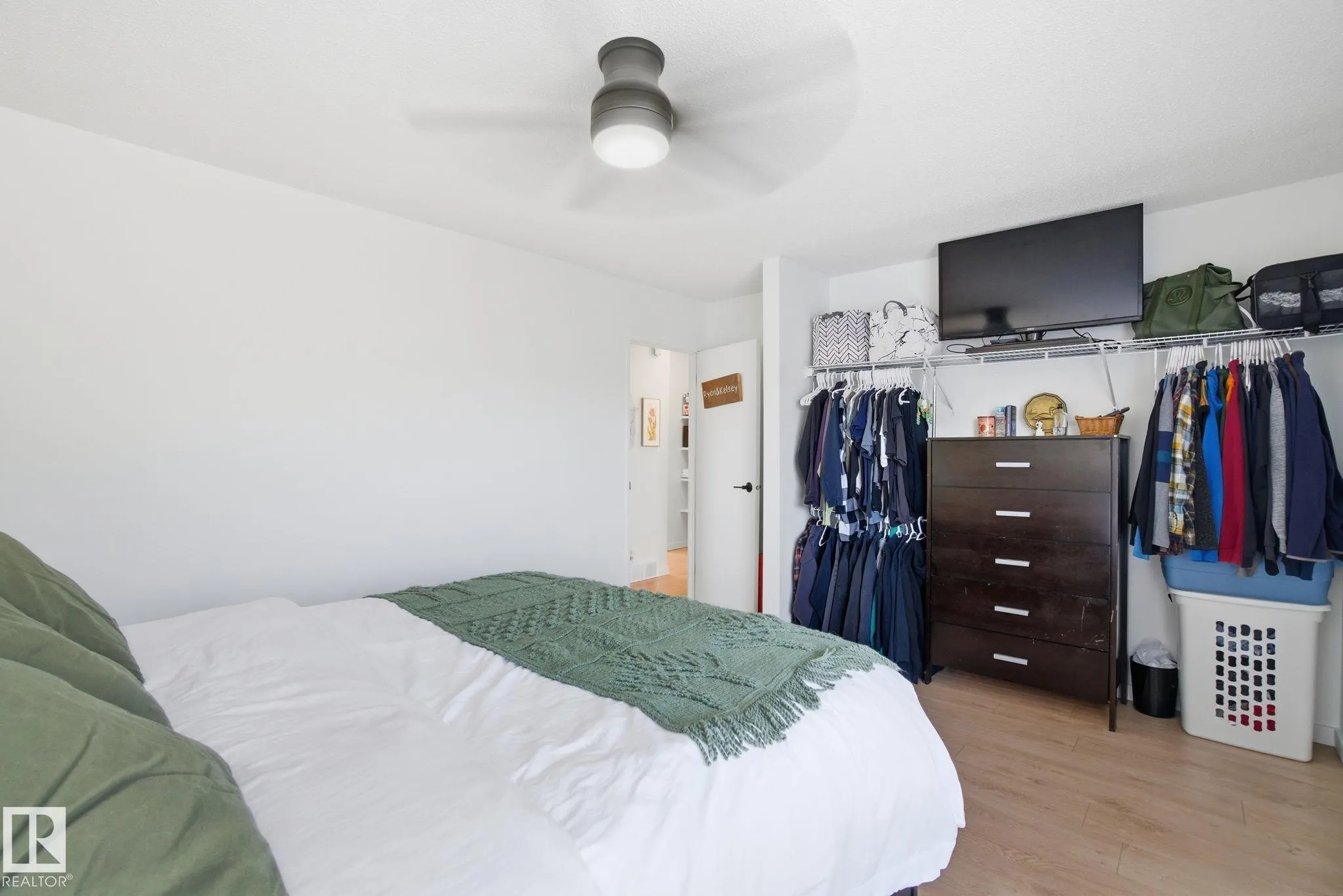 272 GRANDIN Village