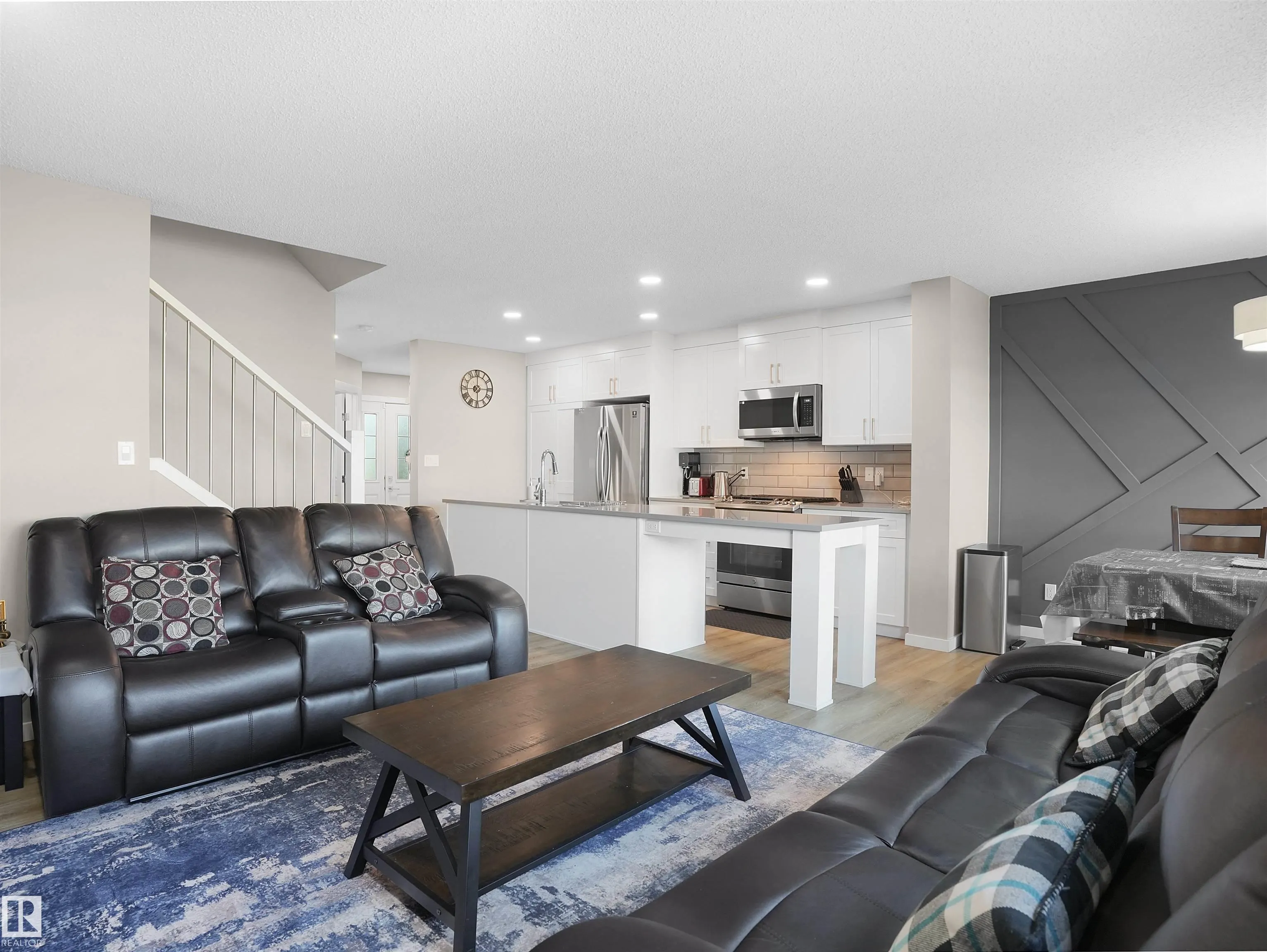 7354 CHIVERS CRESCENT