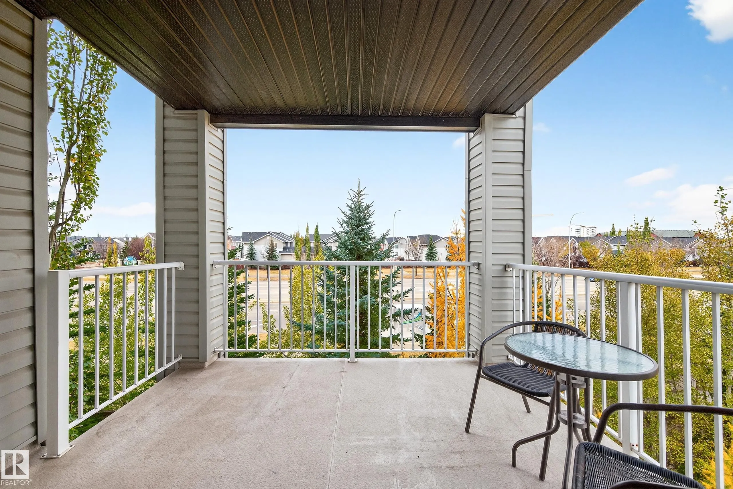 40 SUMMERWOOD Boulevard