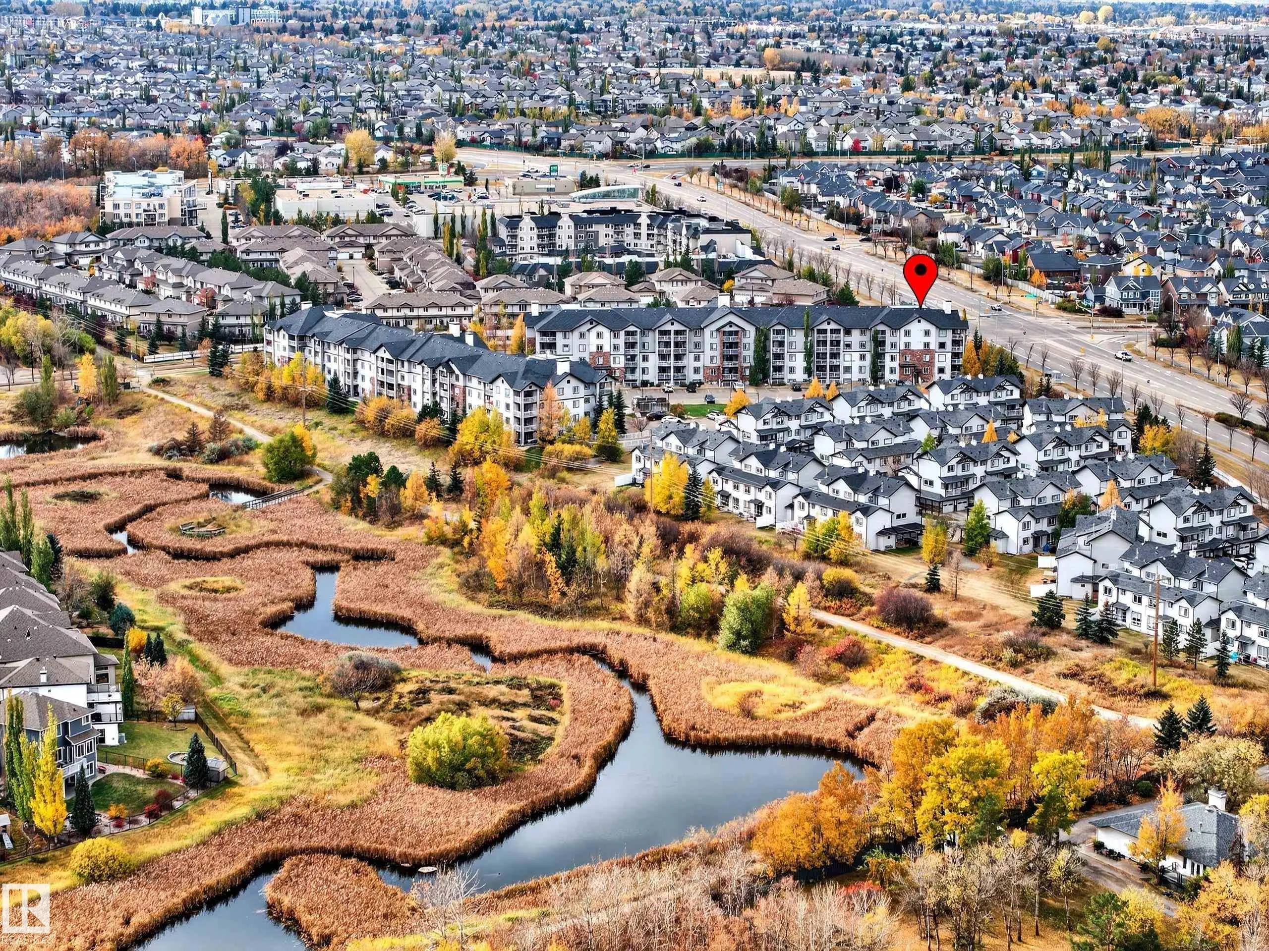 40 SUMMERWOOD Boulevard