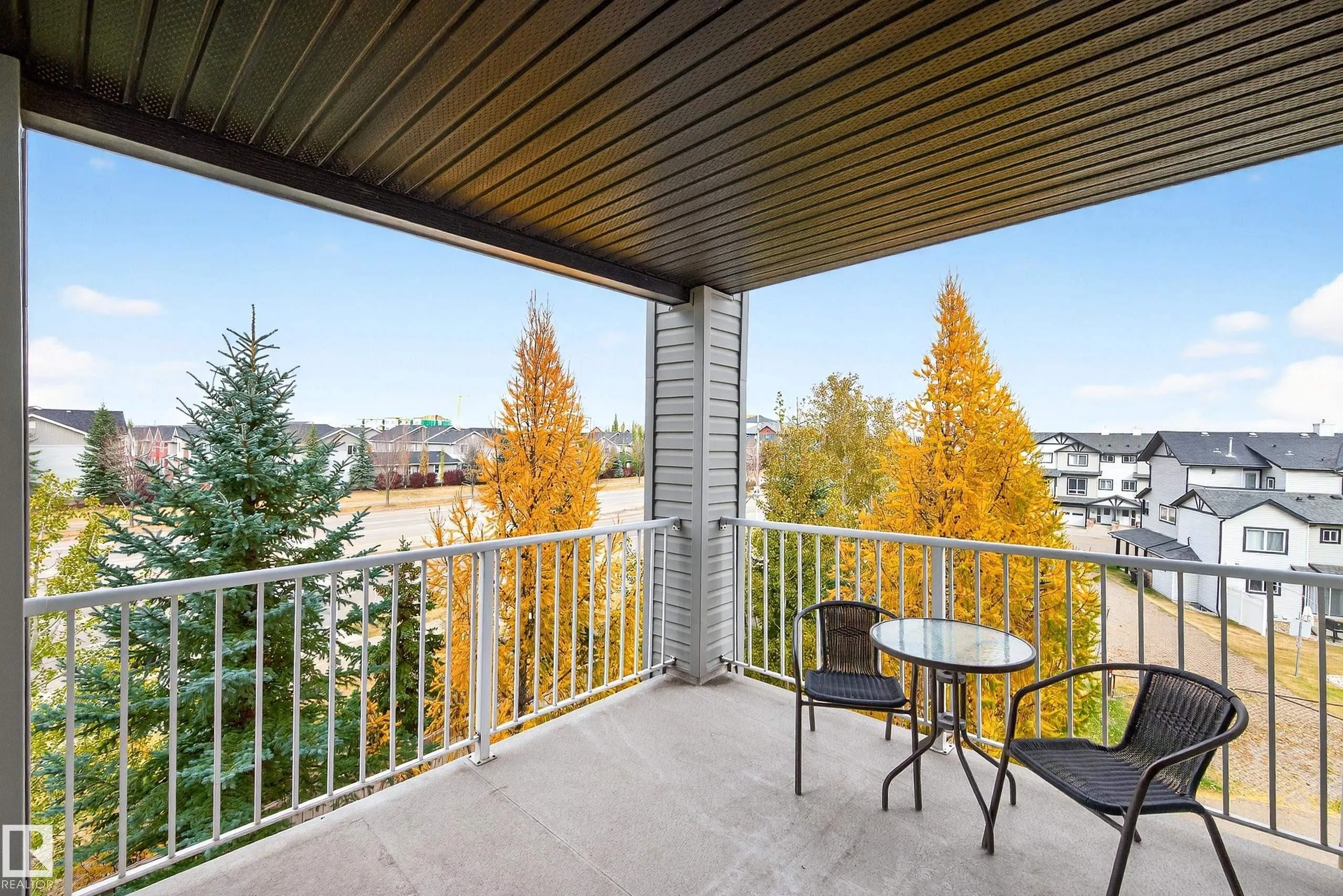 40 SUMMERWOOD Boulevard