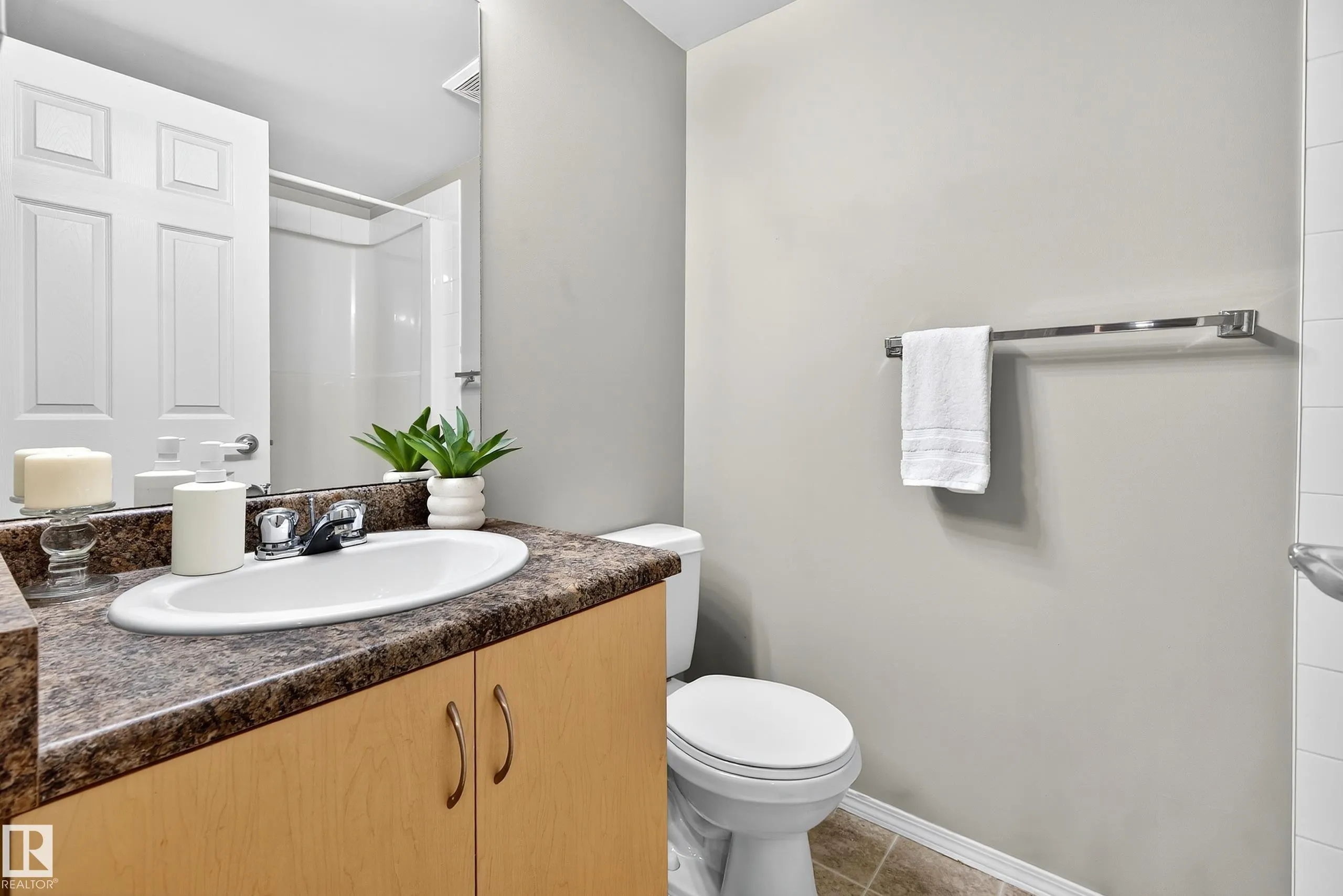 40 SUMMERWOOD Boulevard