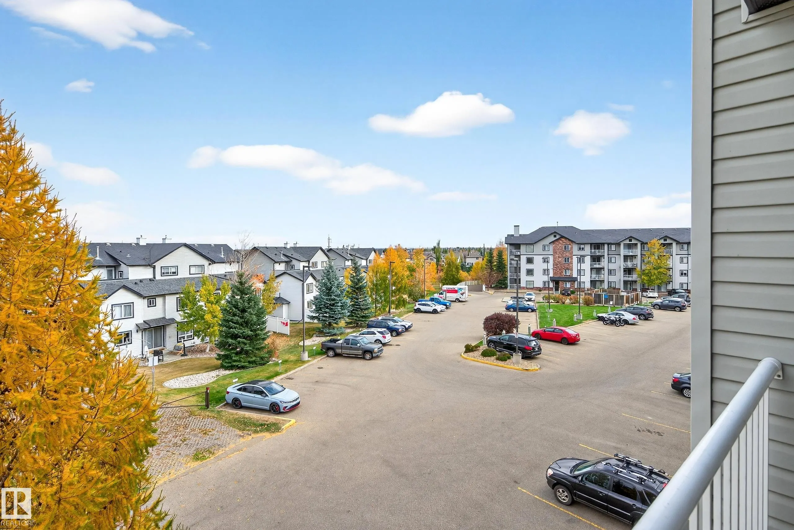 40 SUMMERWOOD Boulevard