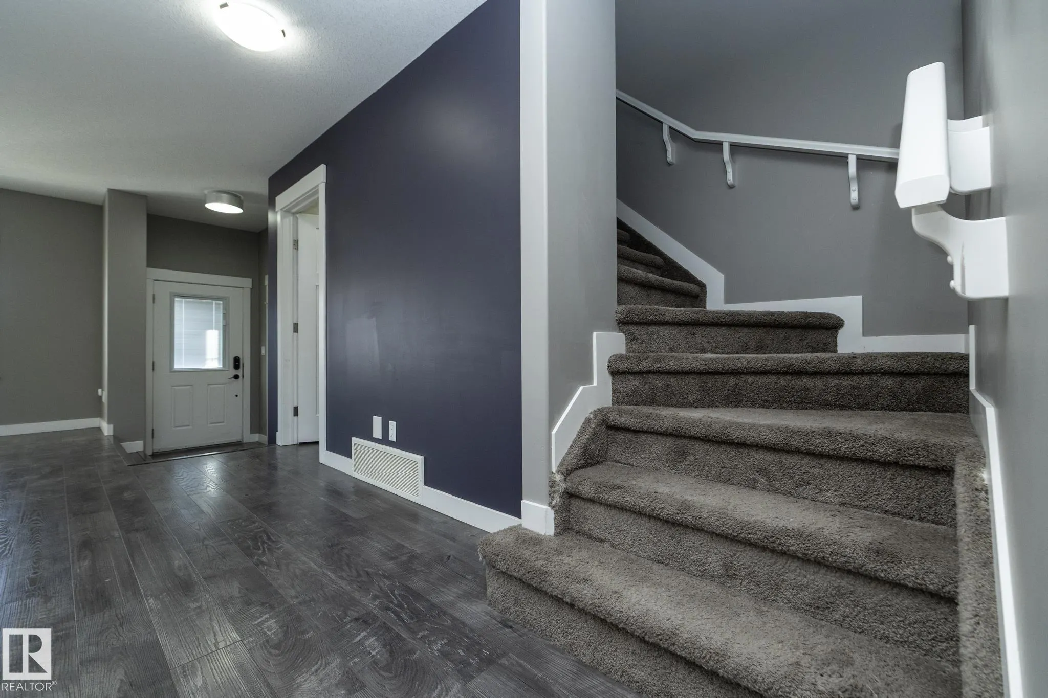 386 ROTH Street