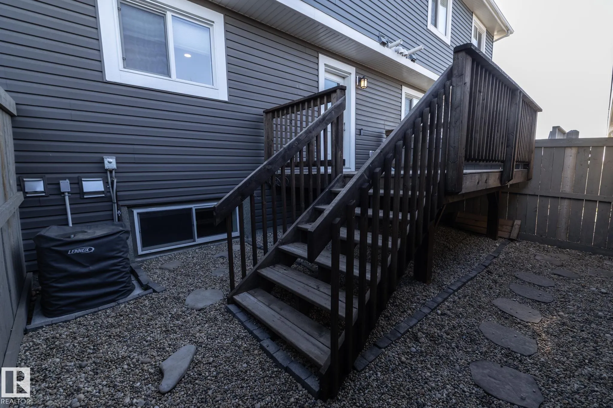 386 ROTH Street