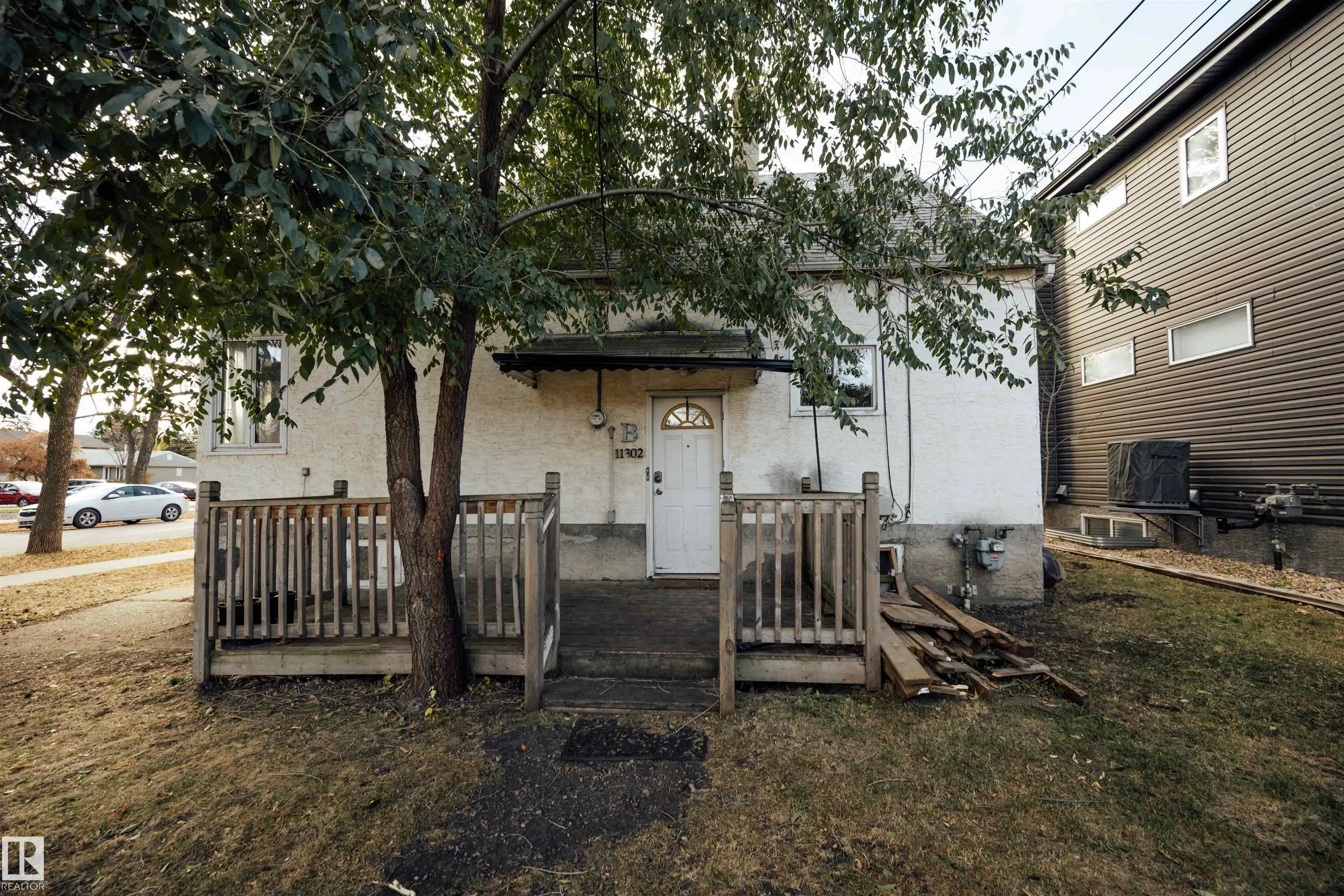 11302 75 Avenue