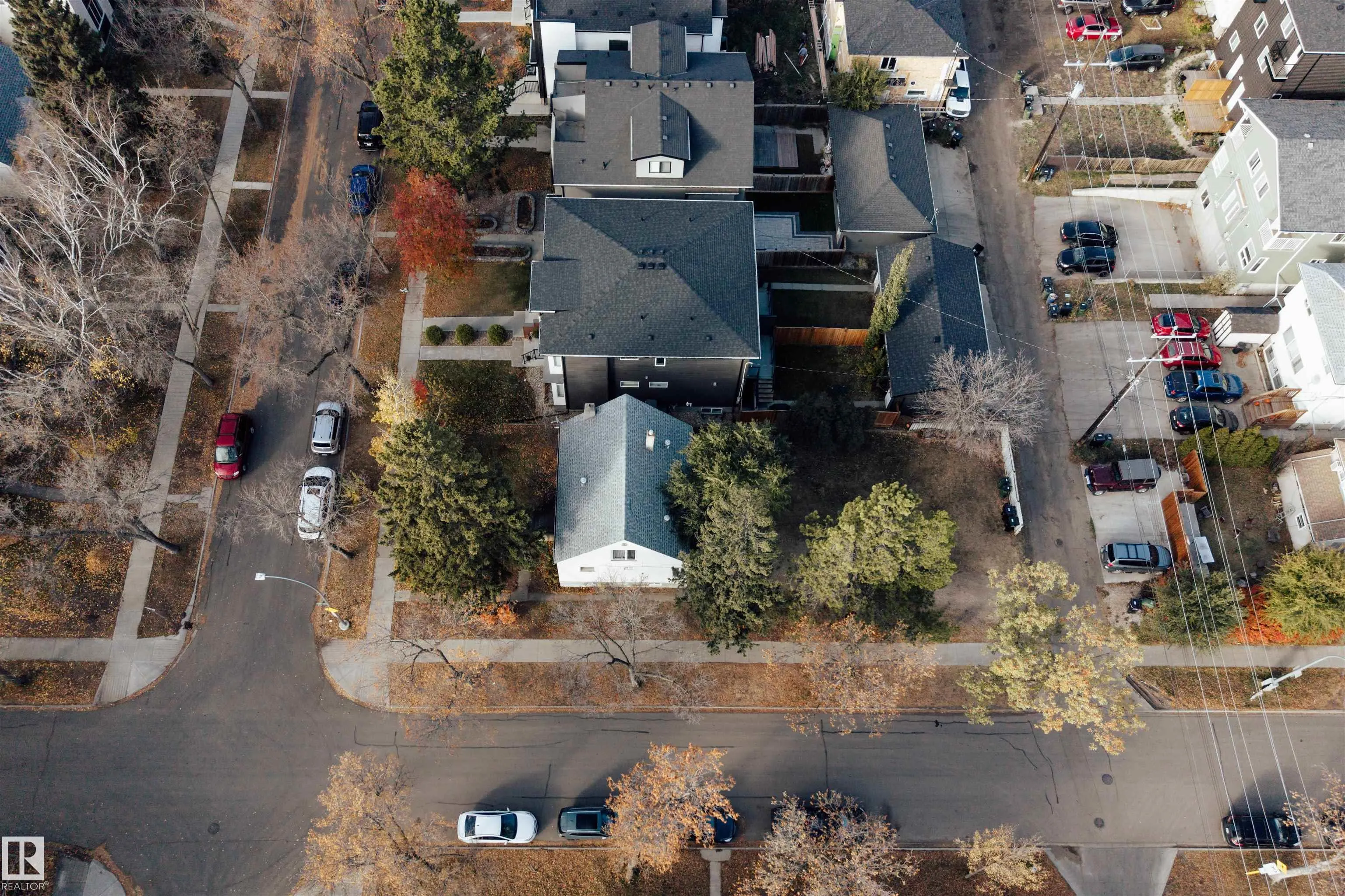 11302 75 Avenue
