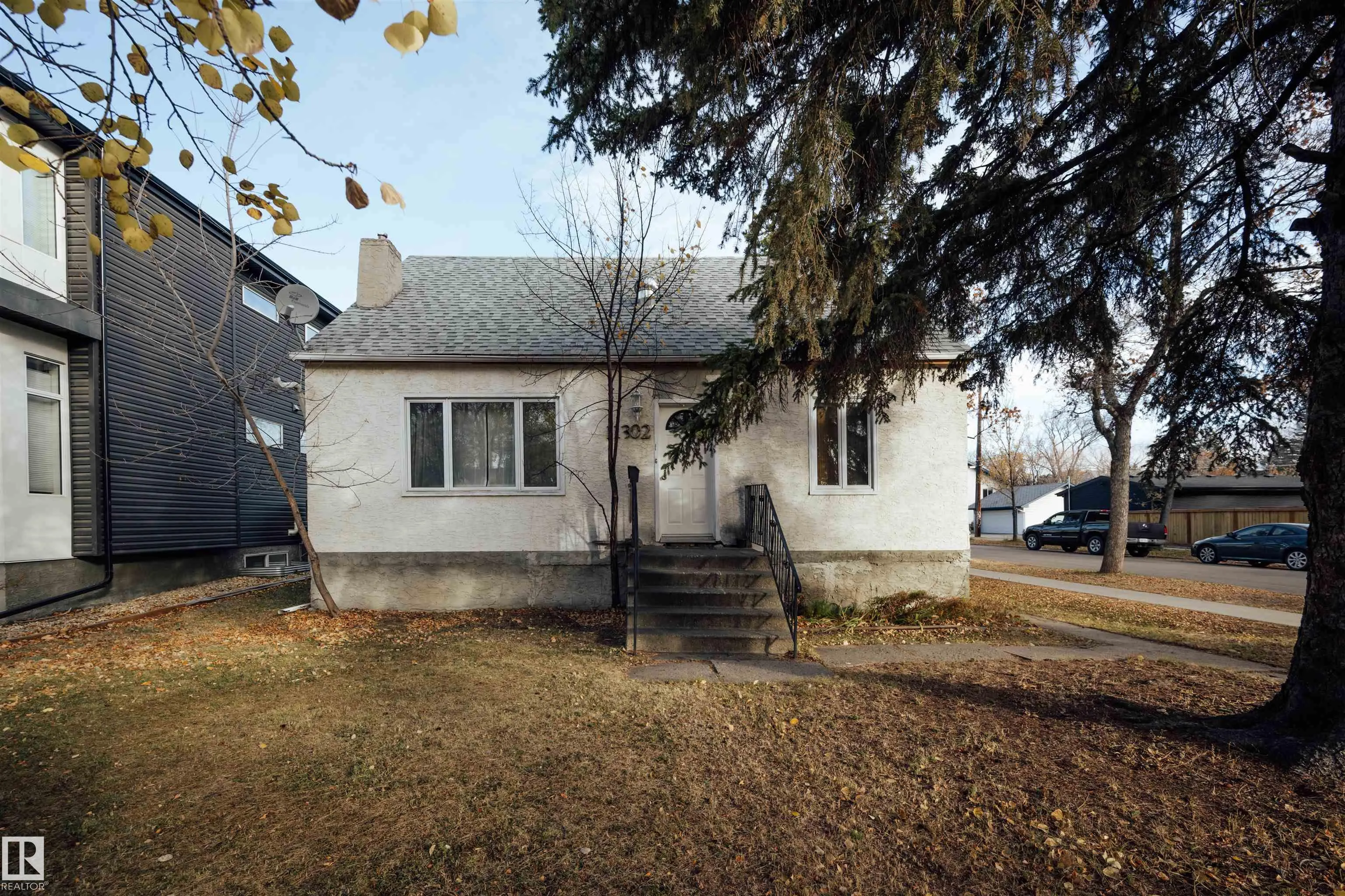 11302 75 Avenue