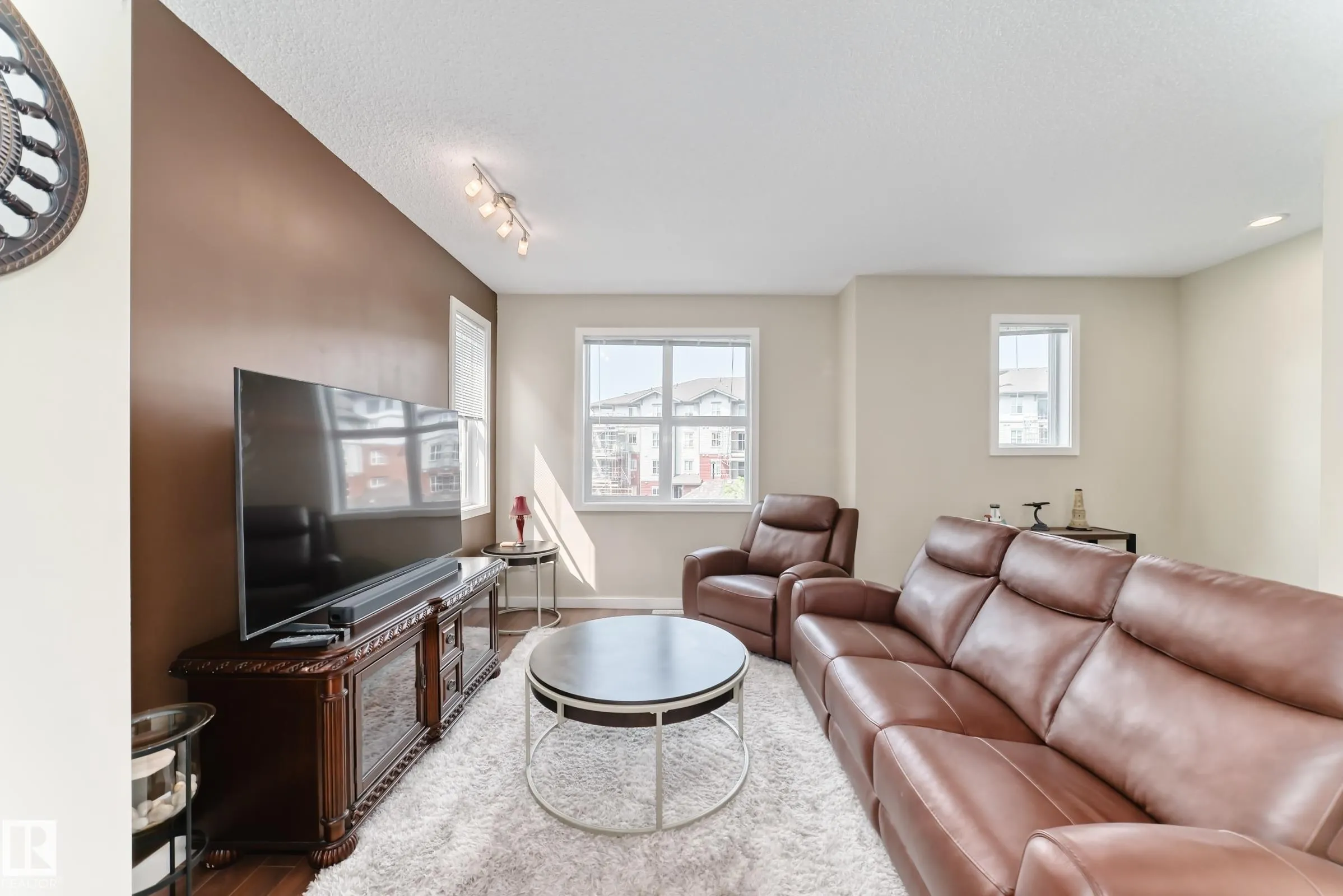 655 WATT Boulevard