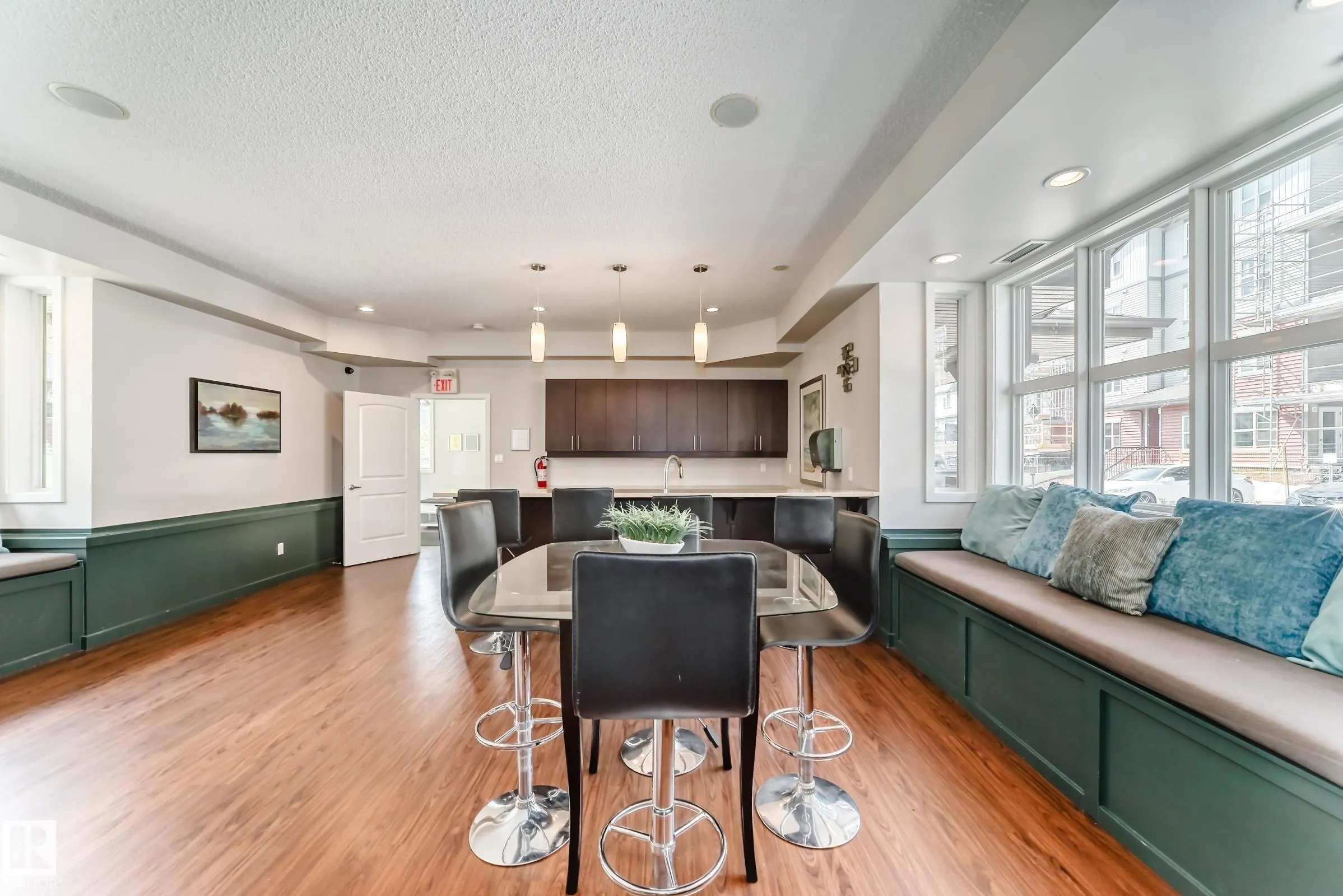 655 WATT Boulevard