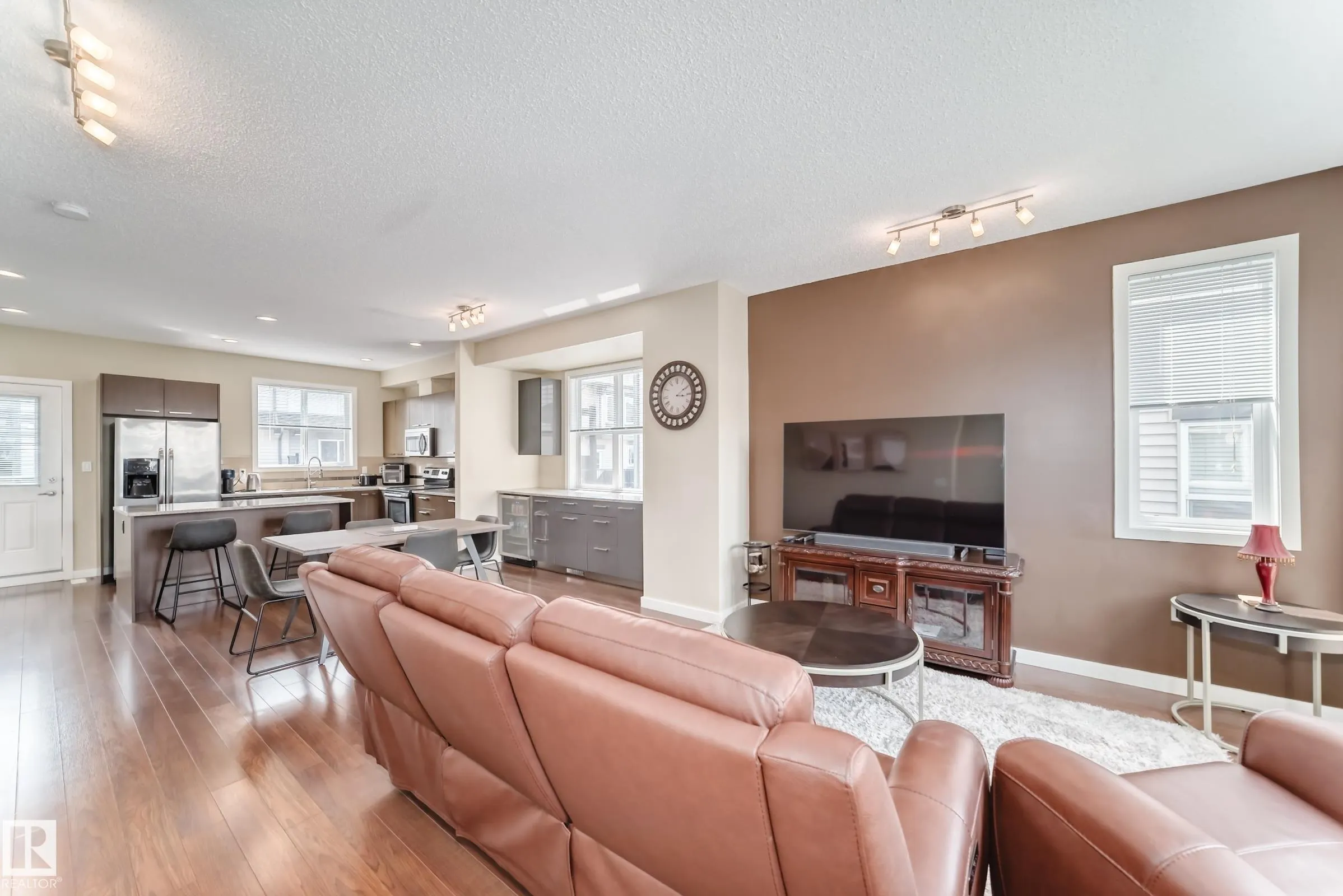 655 WATT Boulevard