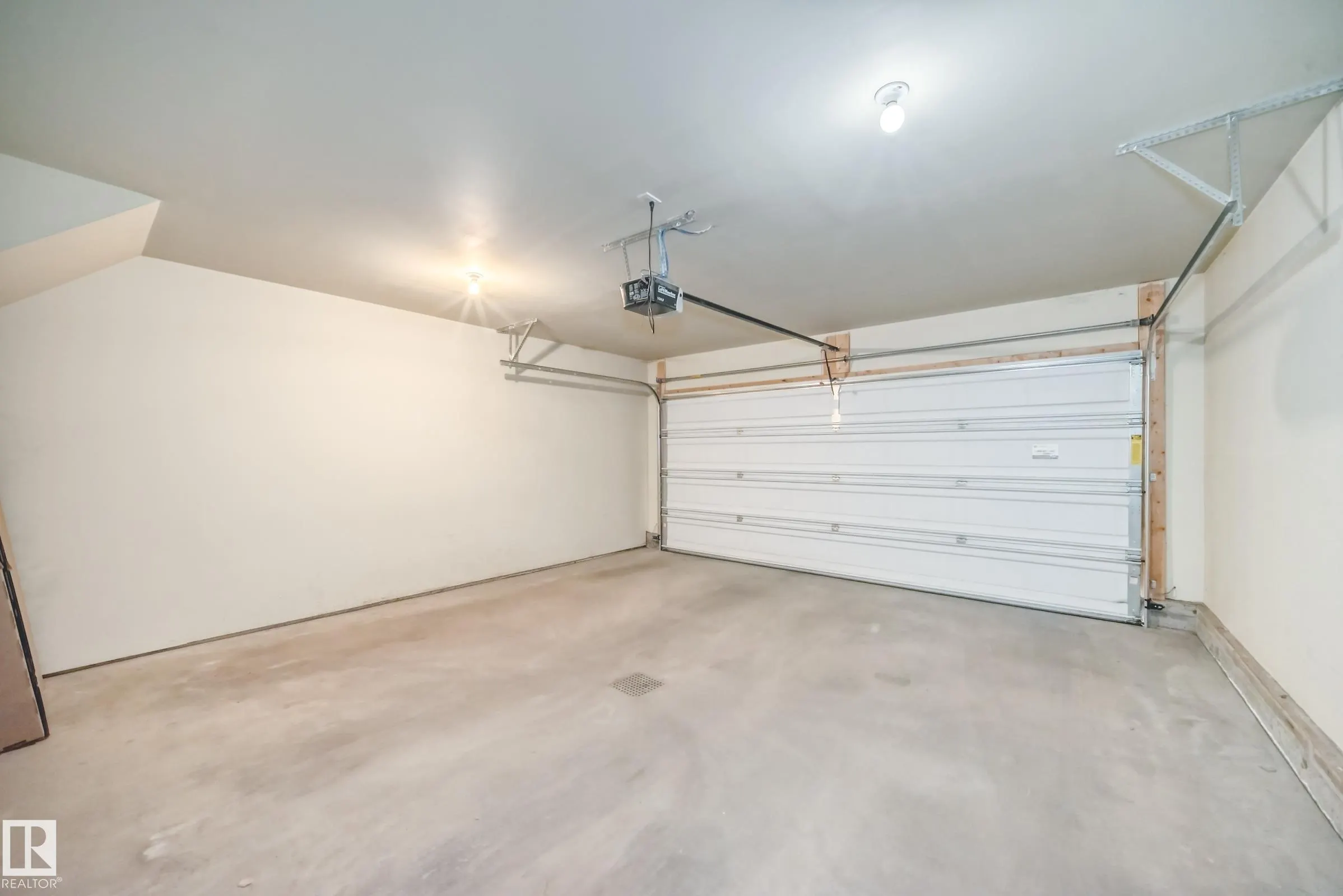 655 WATT Boulevard