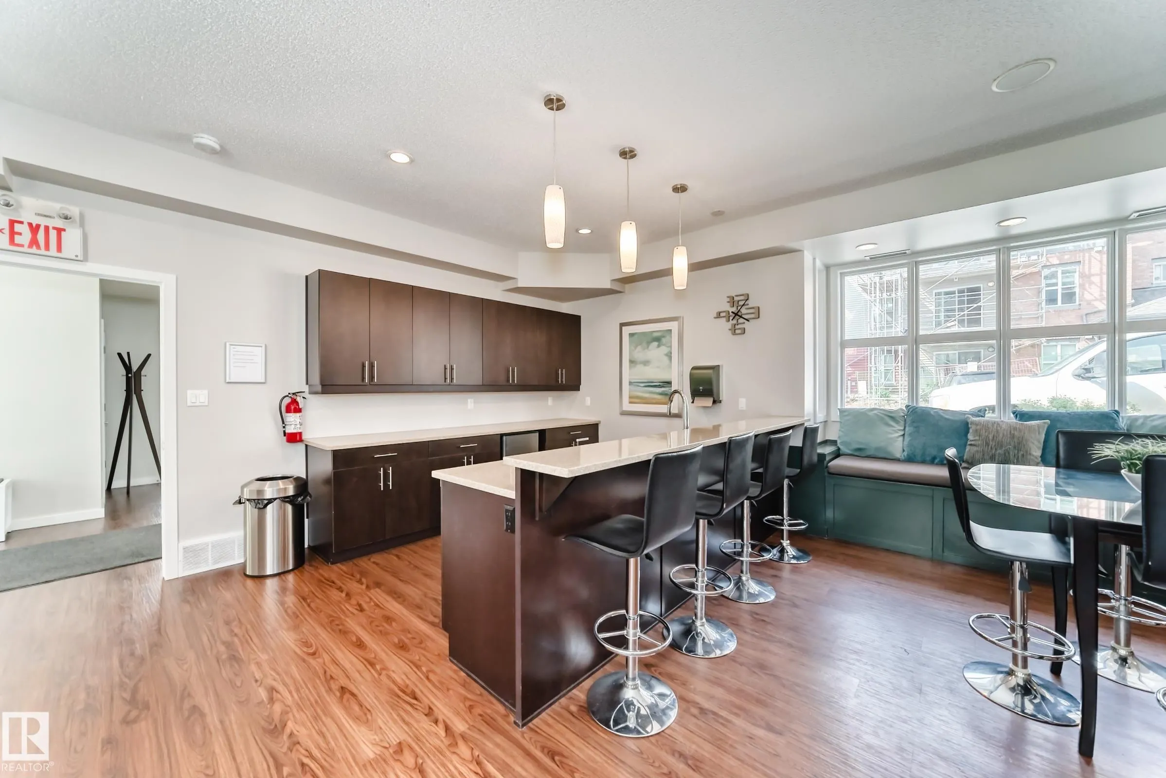655 WATT Boulevard