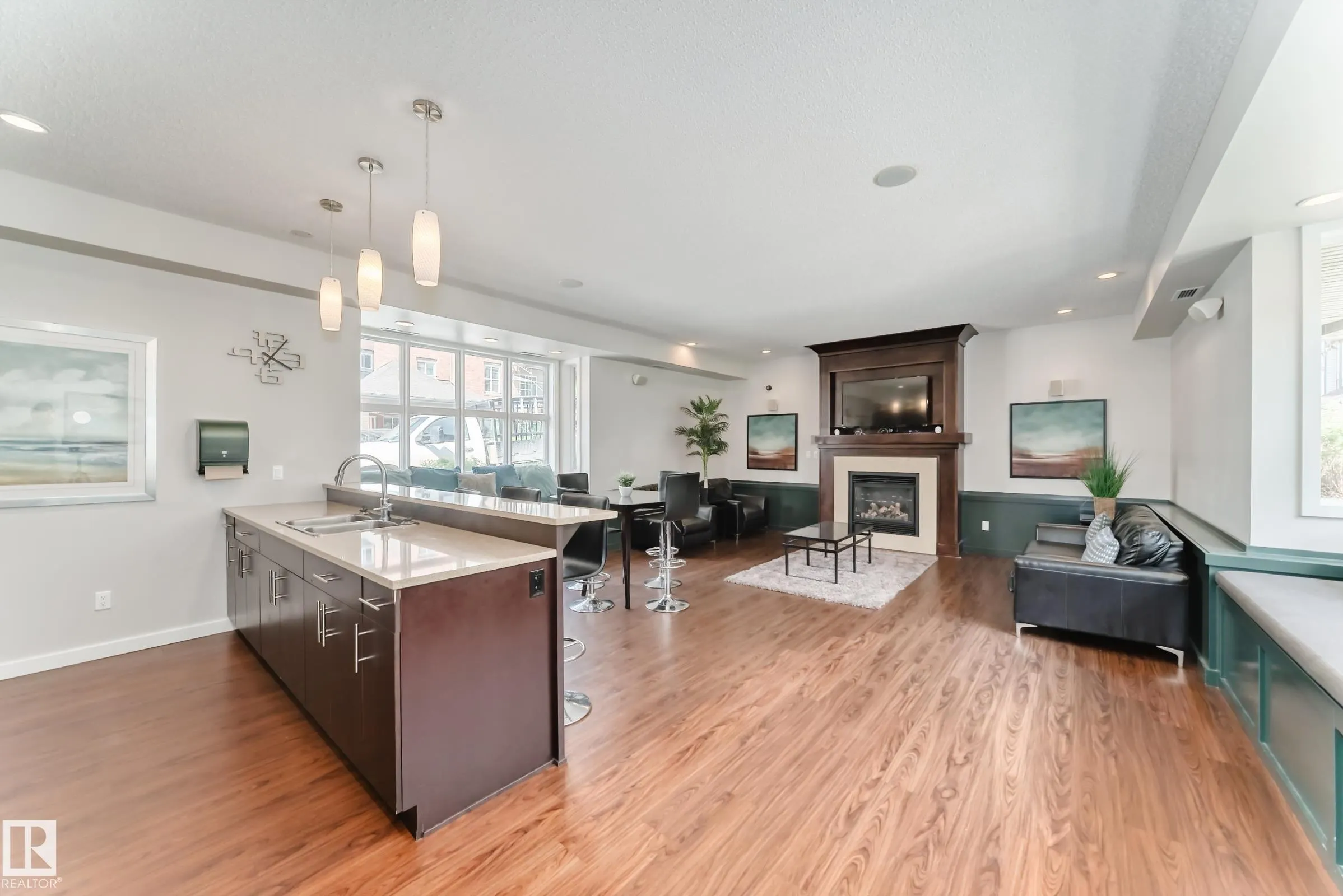 655 WATT Boulevard