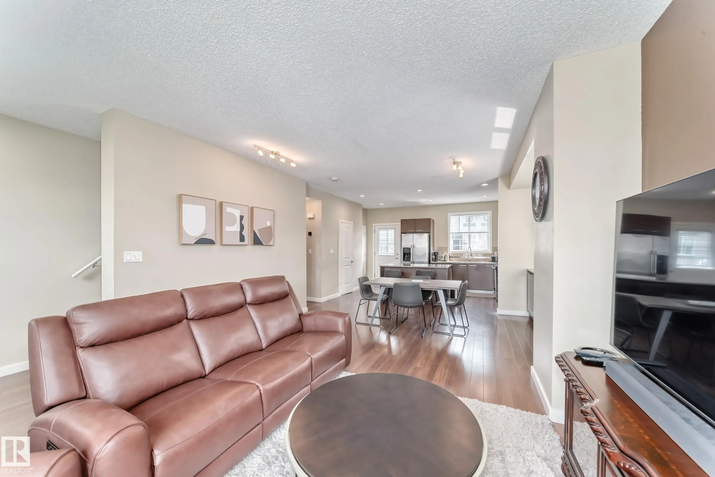 655 WATT Boulevard
