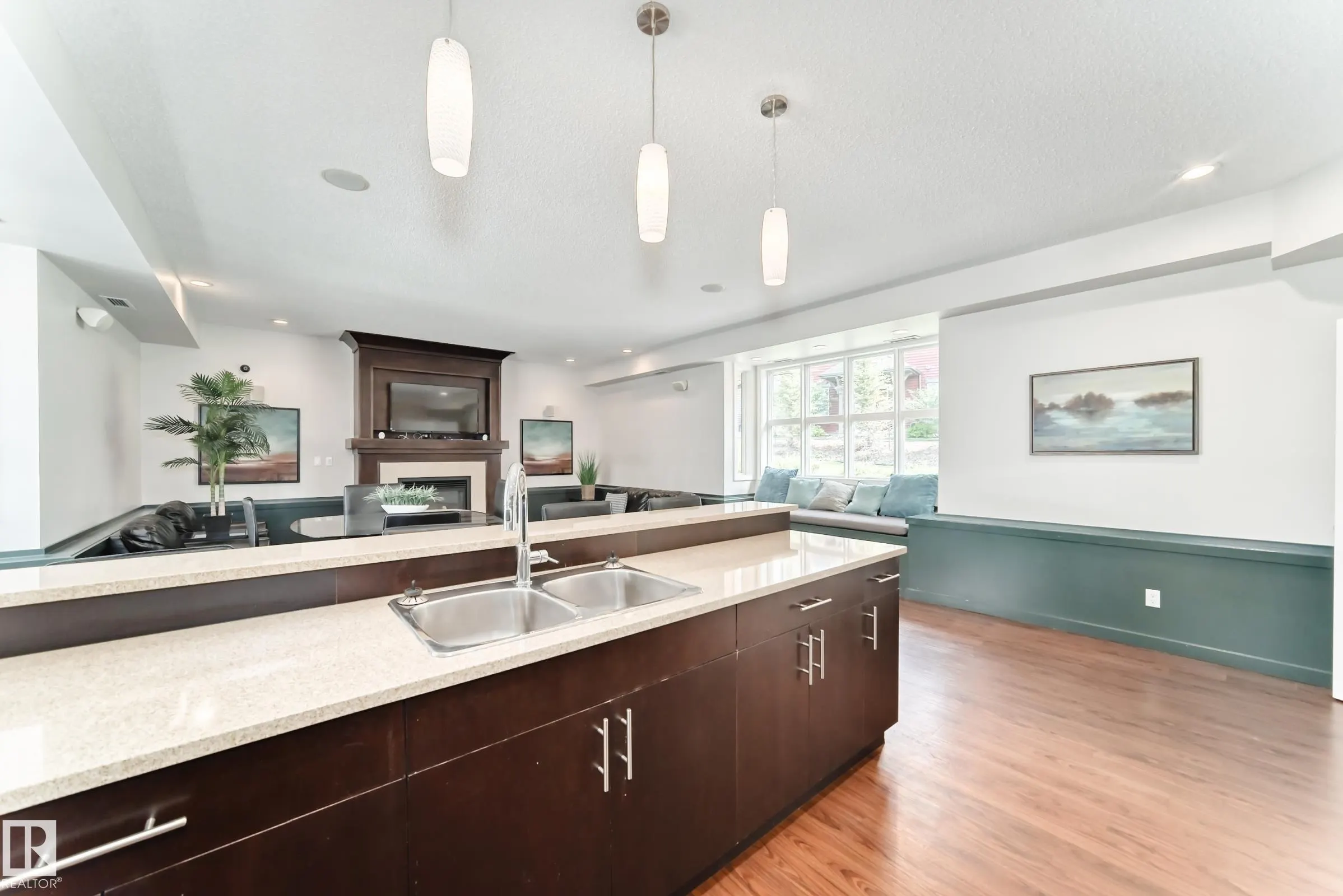 655 WATT Boulevard