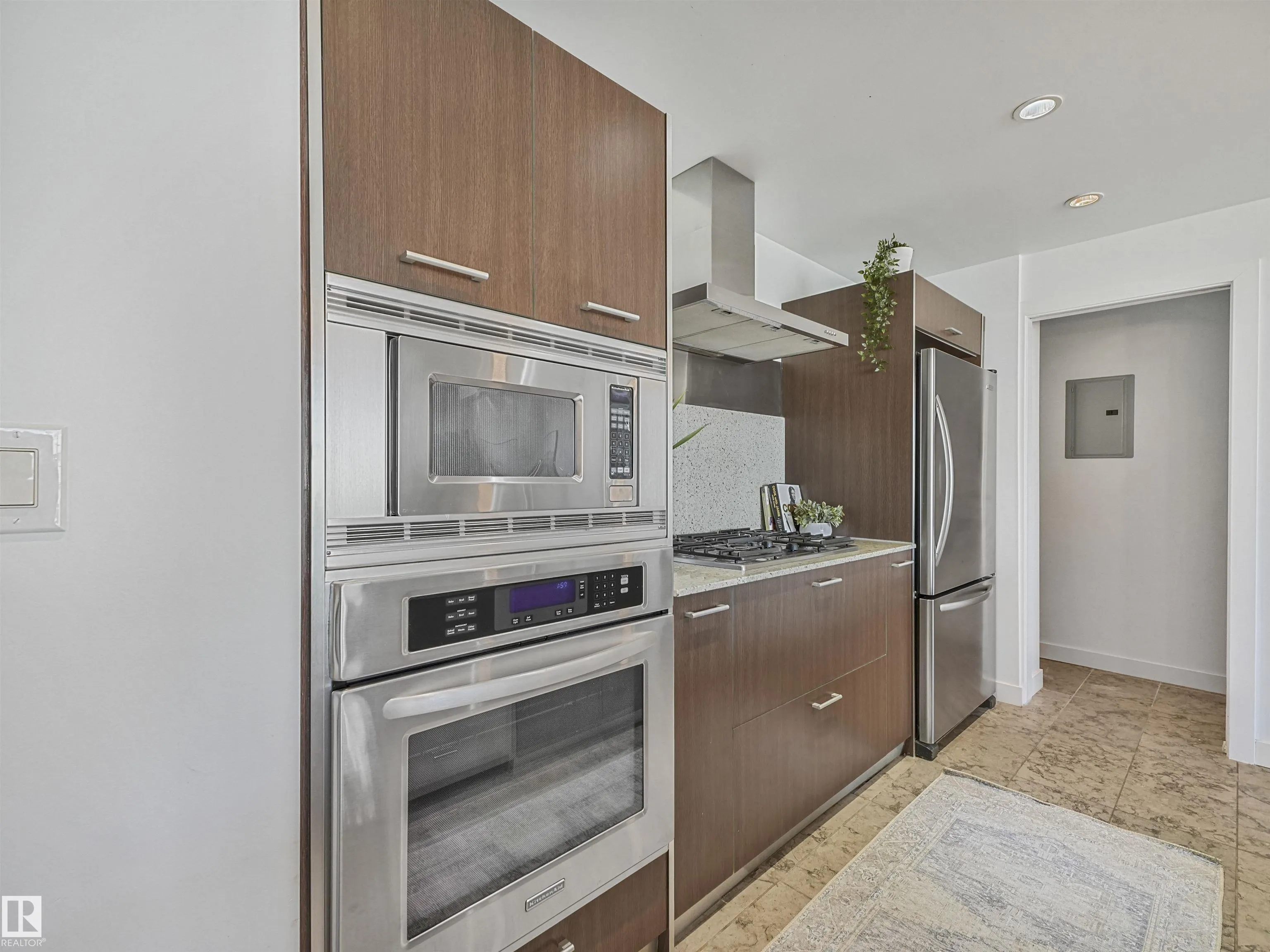 2504 109 Street
