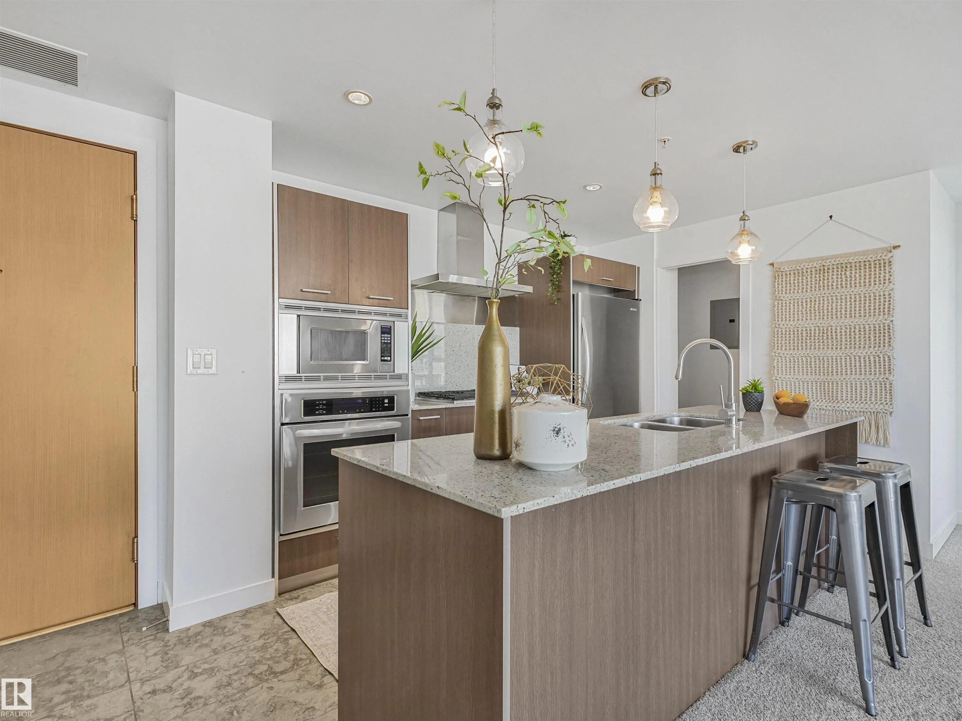 2504 109 Street