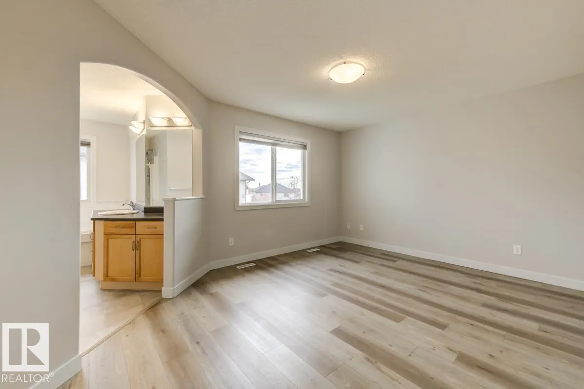 1 HIGHGROVE Crescent