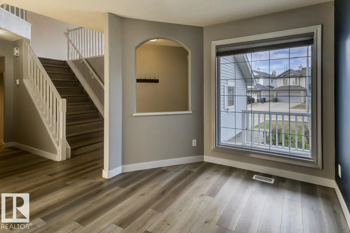 1 HIGHGROVE Crescent