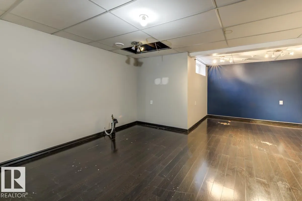 1 HIGHGROVE Crescent