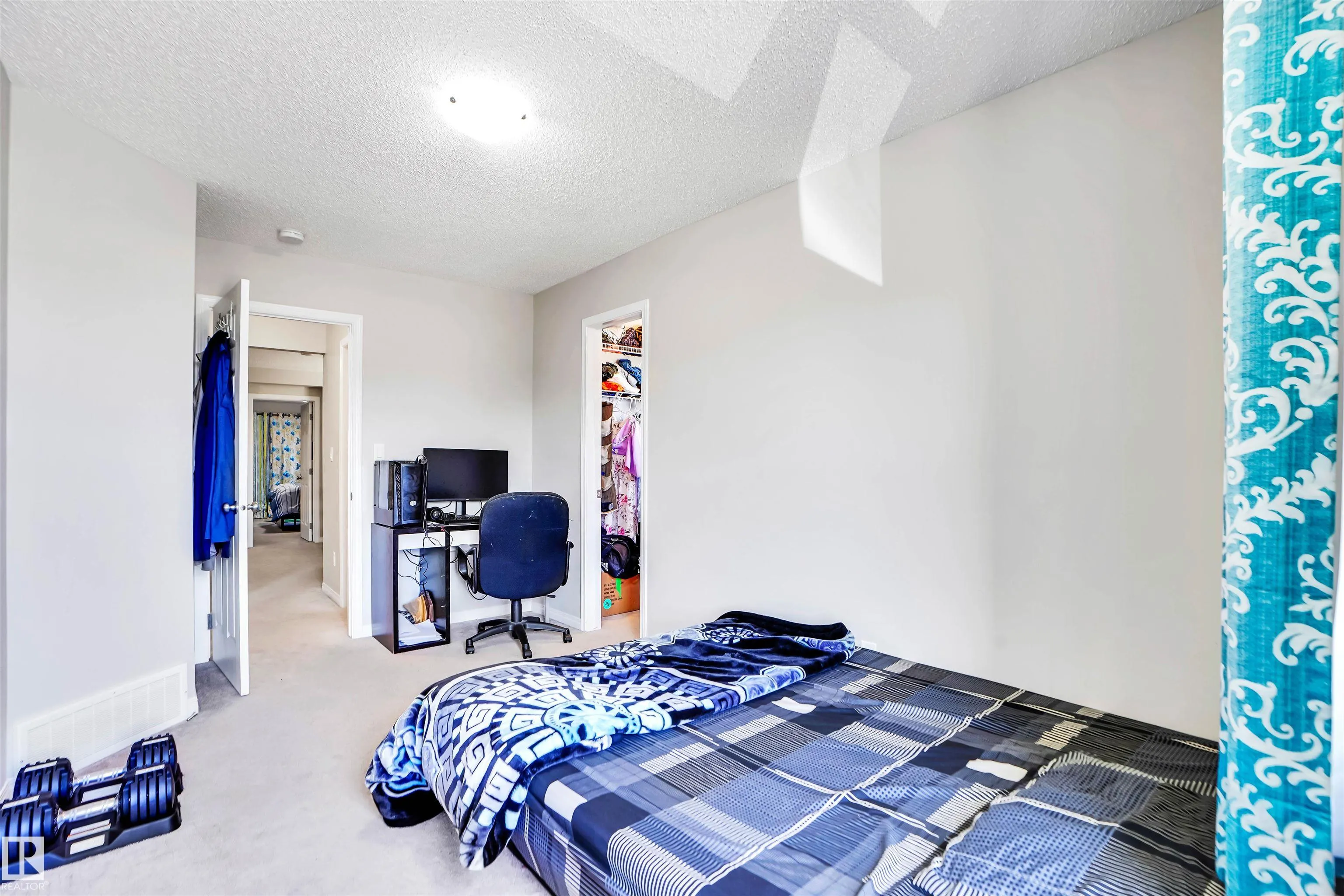2743 Collins Crescent