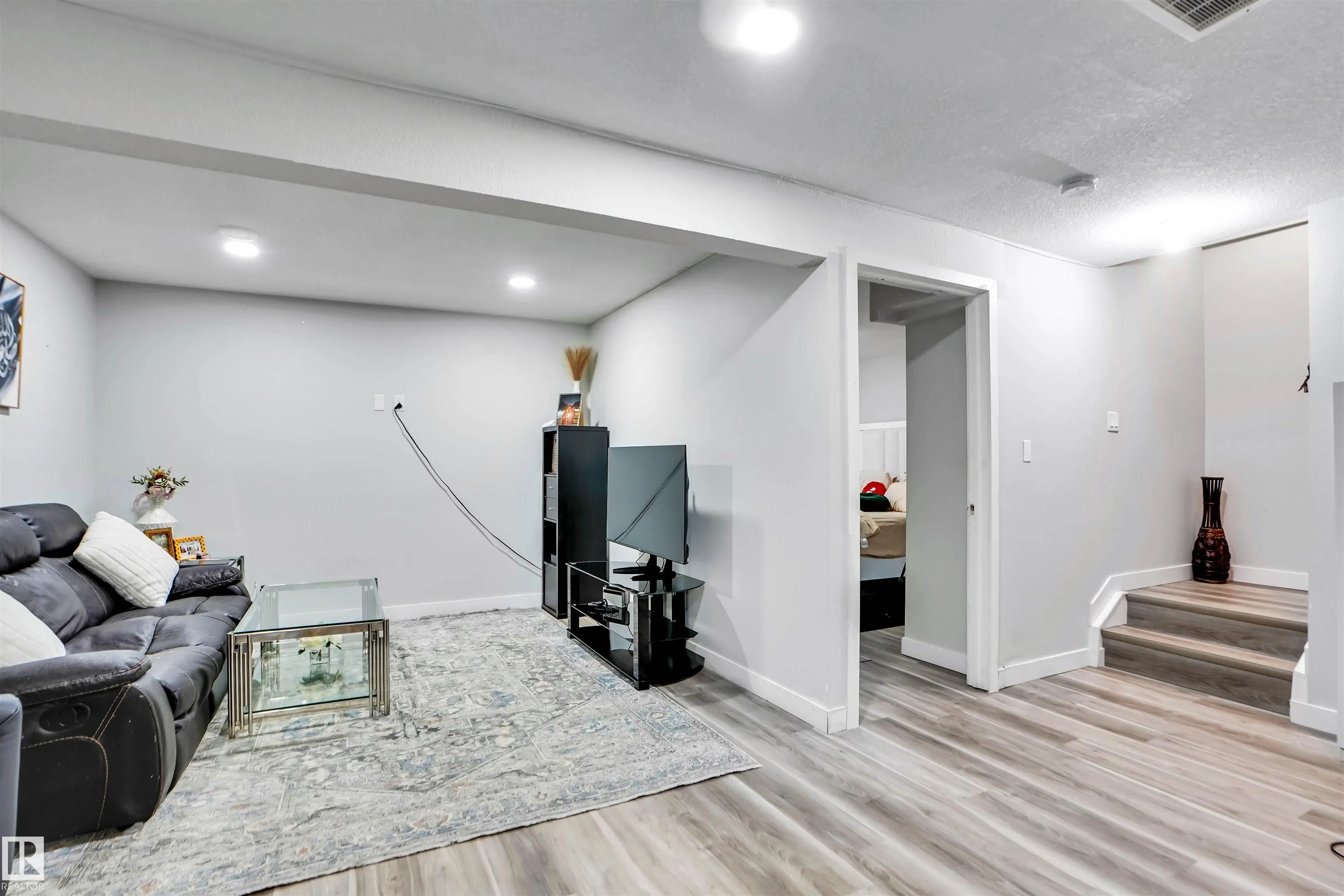 2743 Collins Crescent