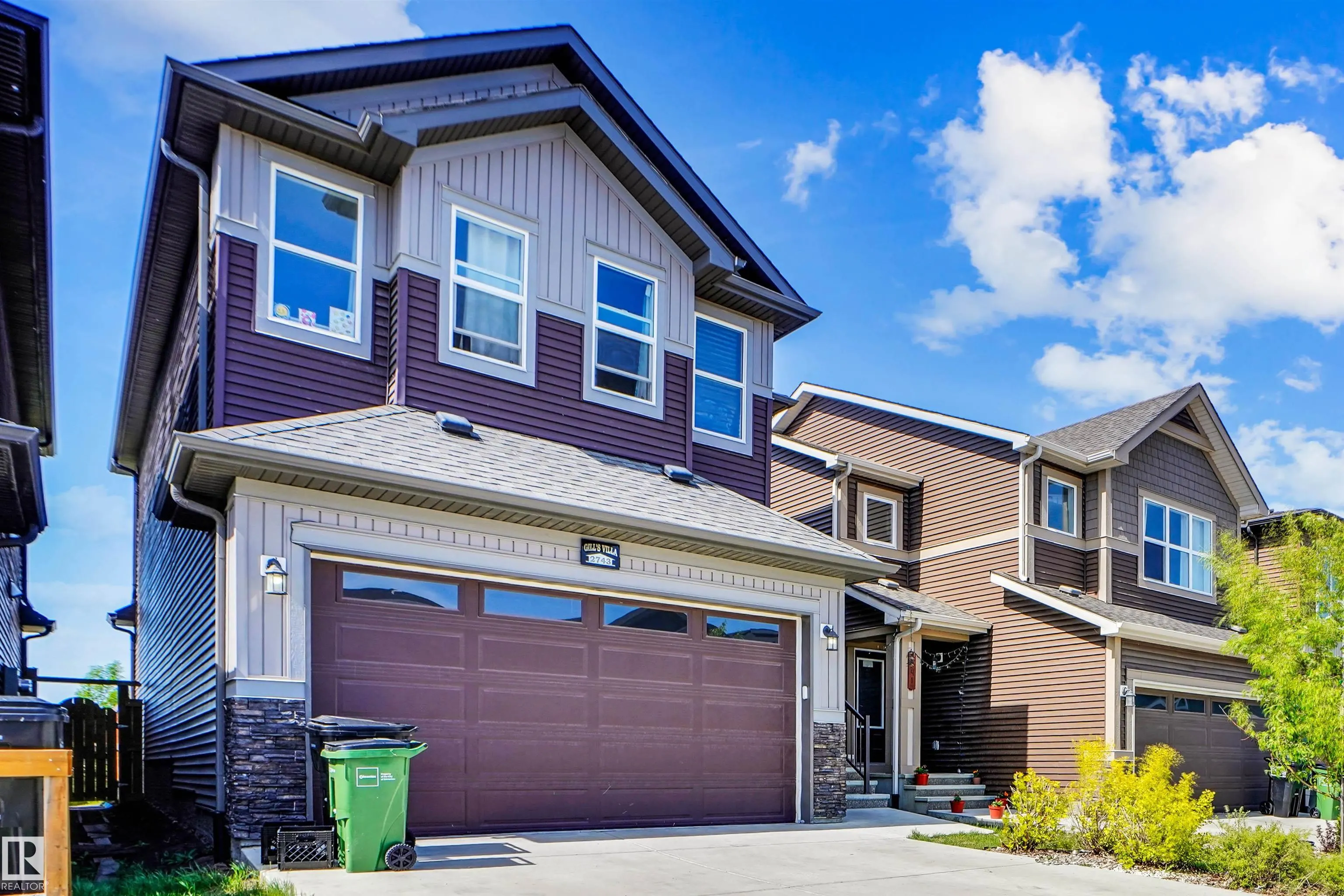 2743 Collins Crescent