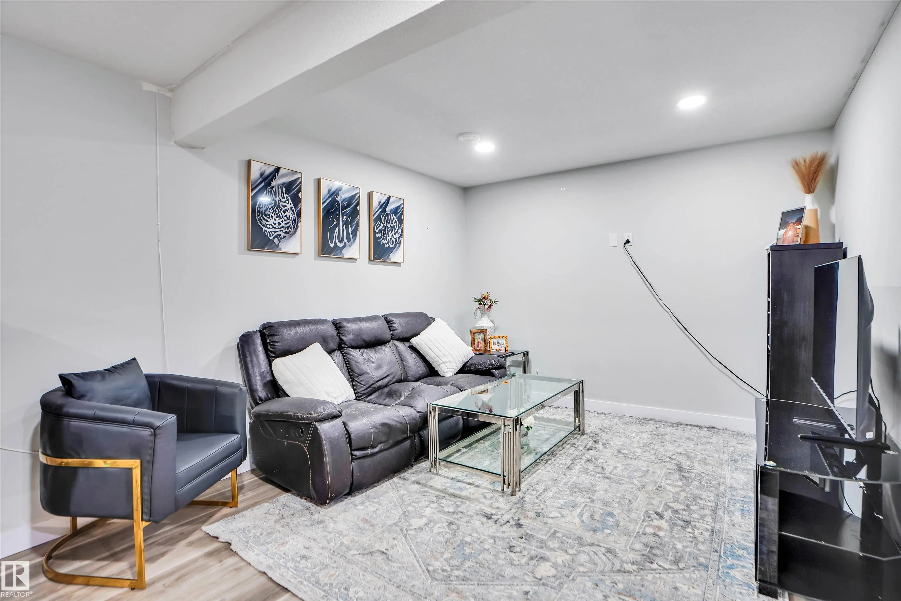 2743 Collins Crescent