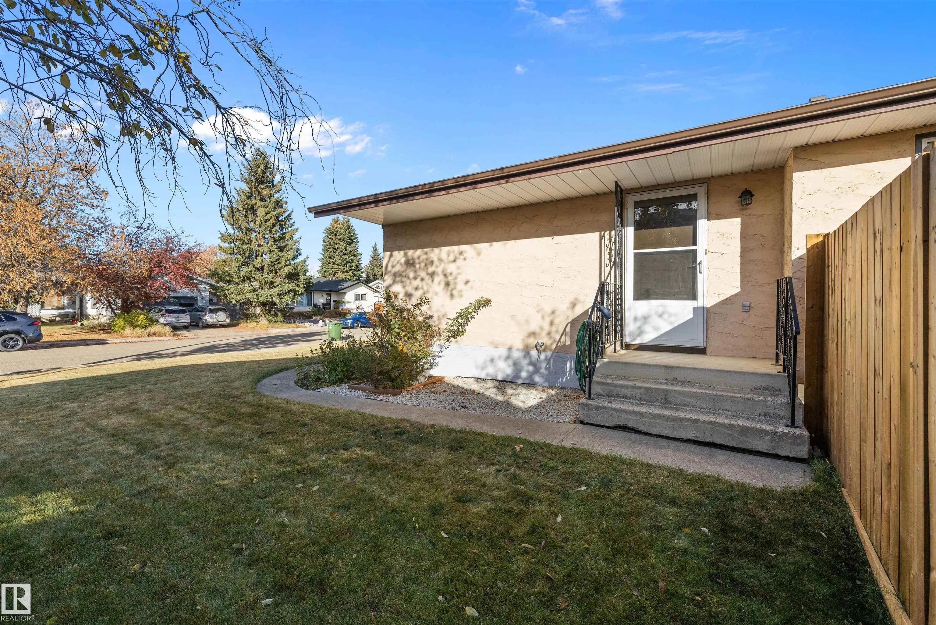 113 Elm Crescent