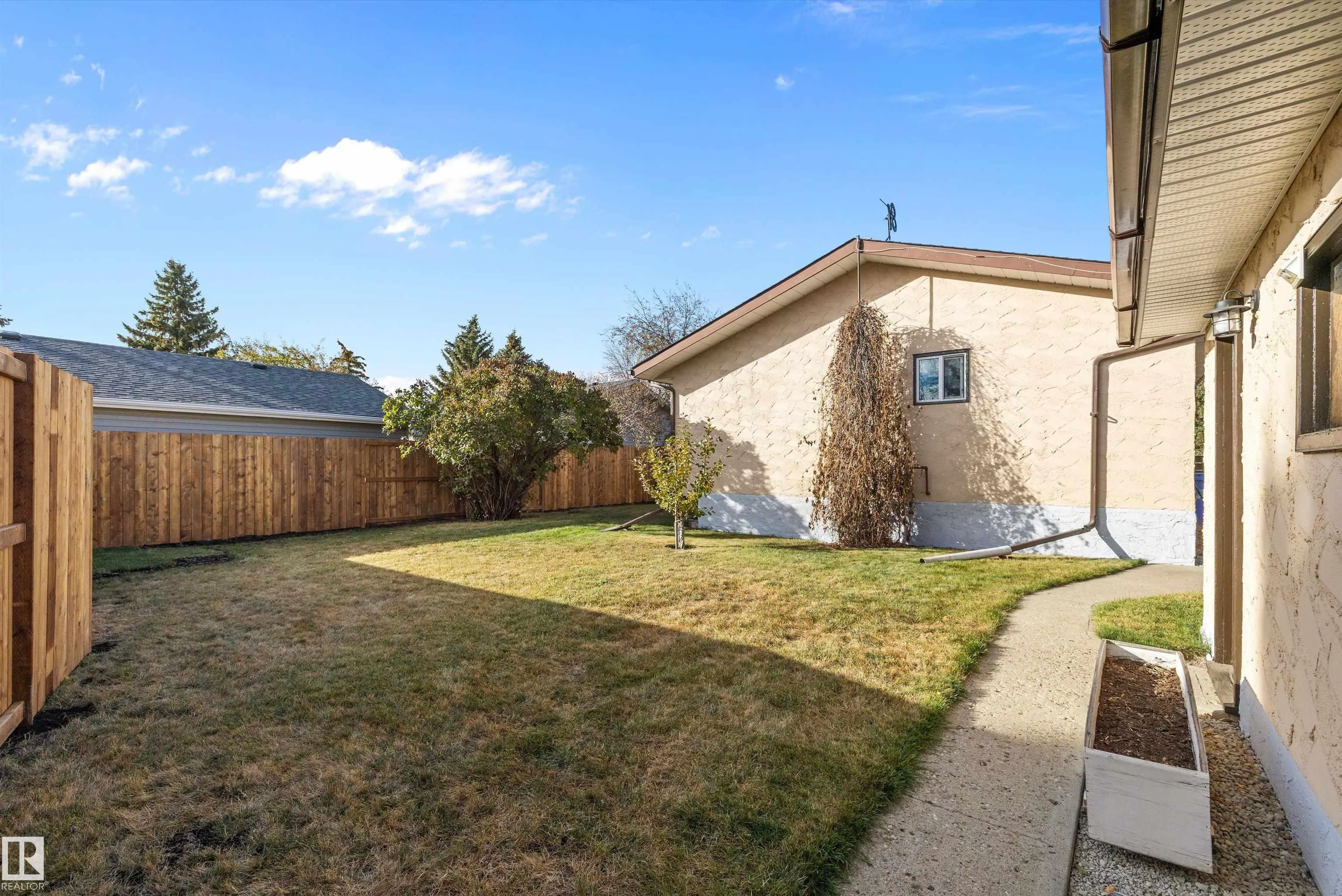 113 Elm Crescent