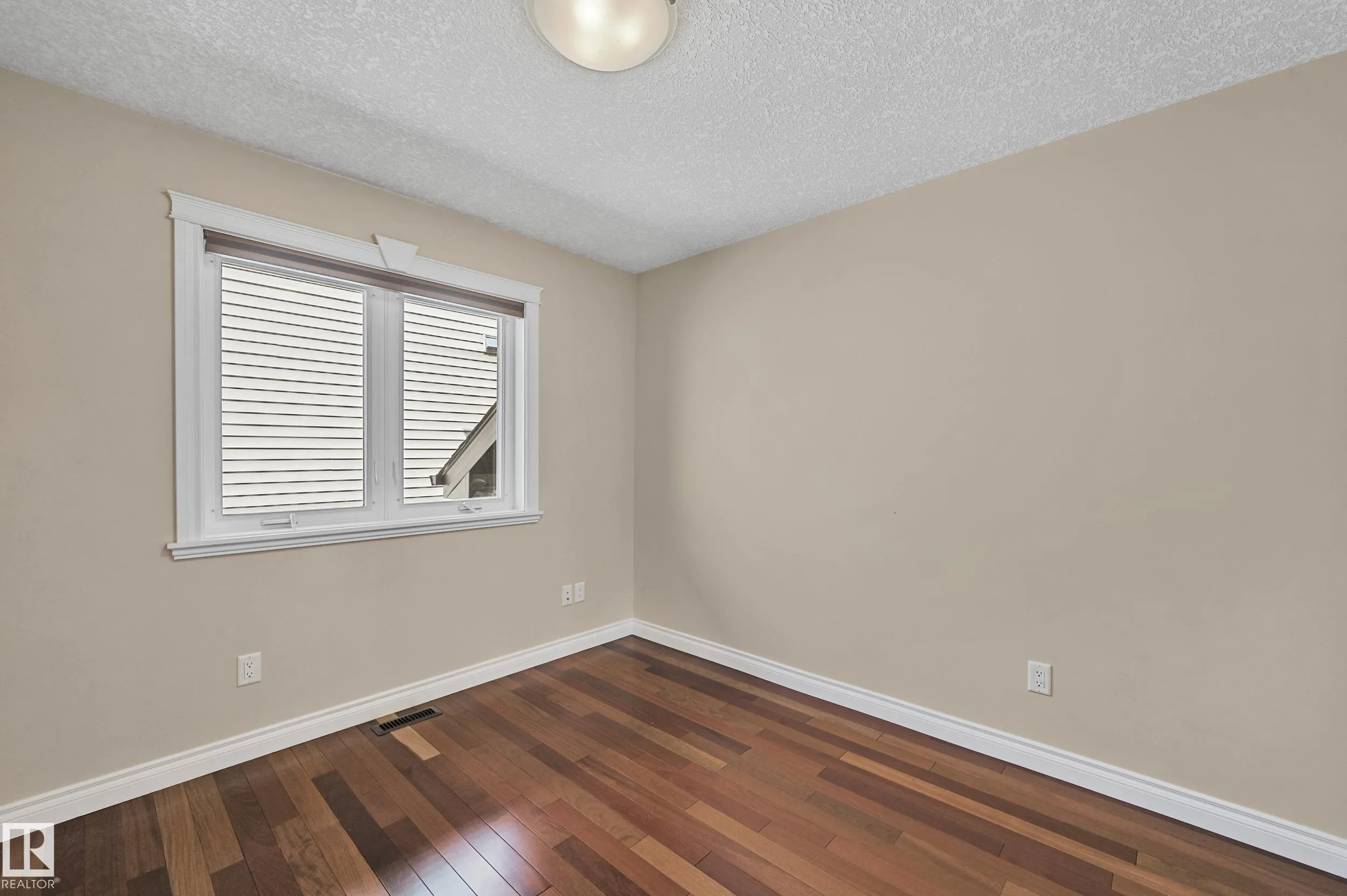 1213 ADAMSON Drive
