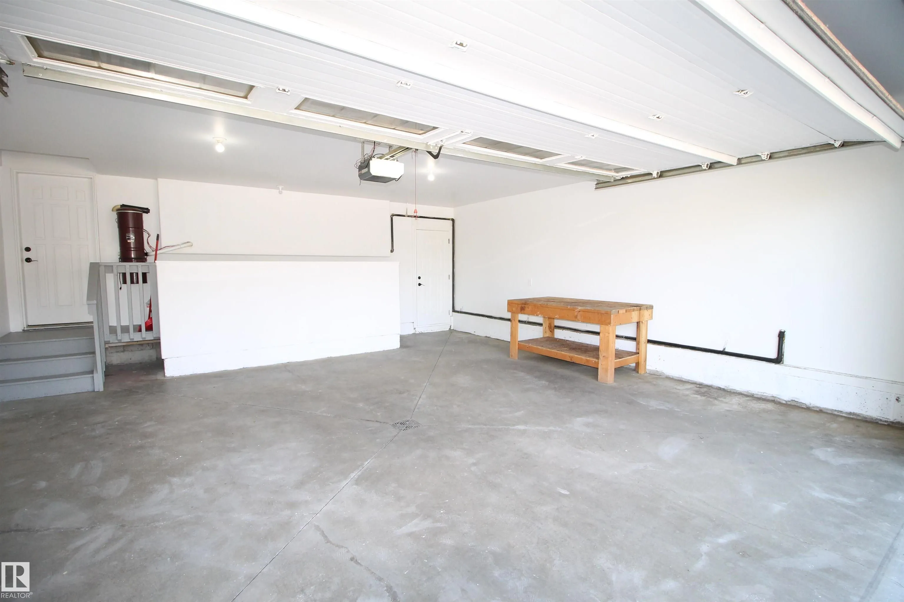 1213 ADAMSON Drive