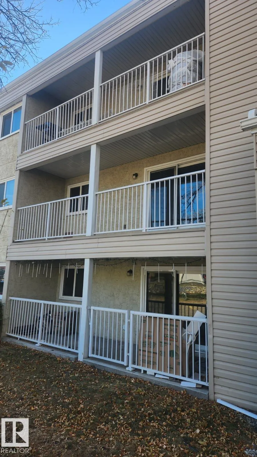 379 WOODBRIDGE Way