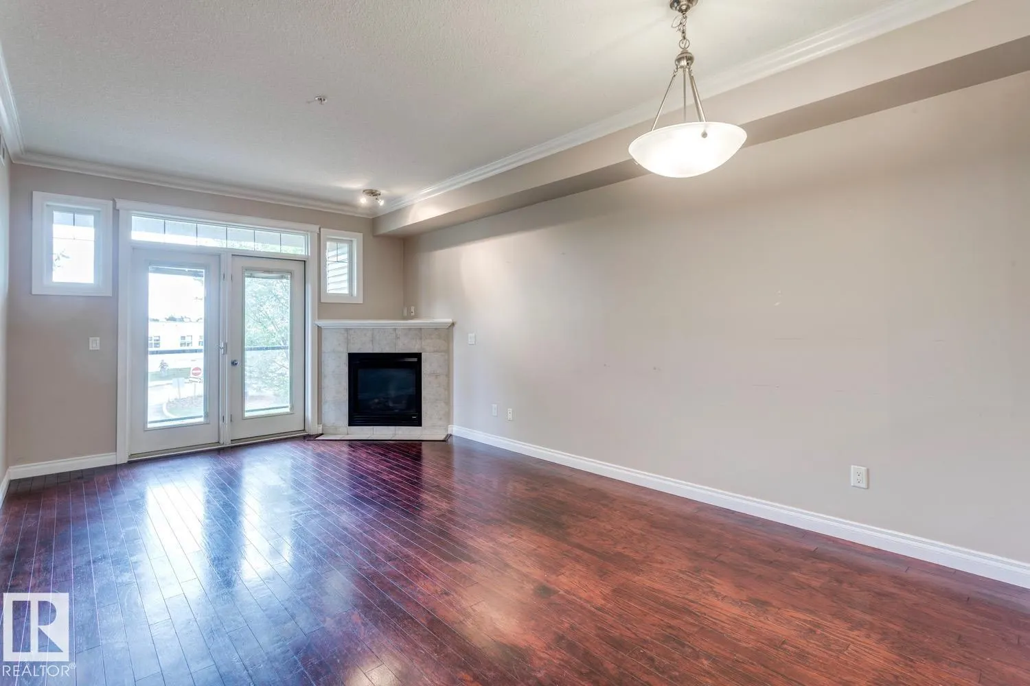 12408 15 Avenue