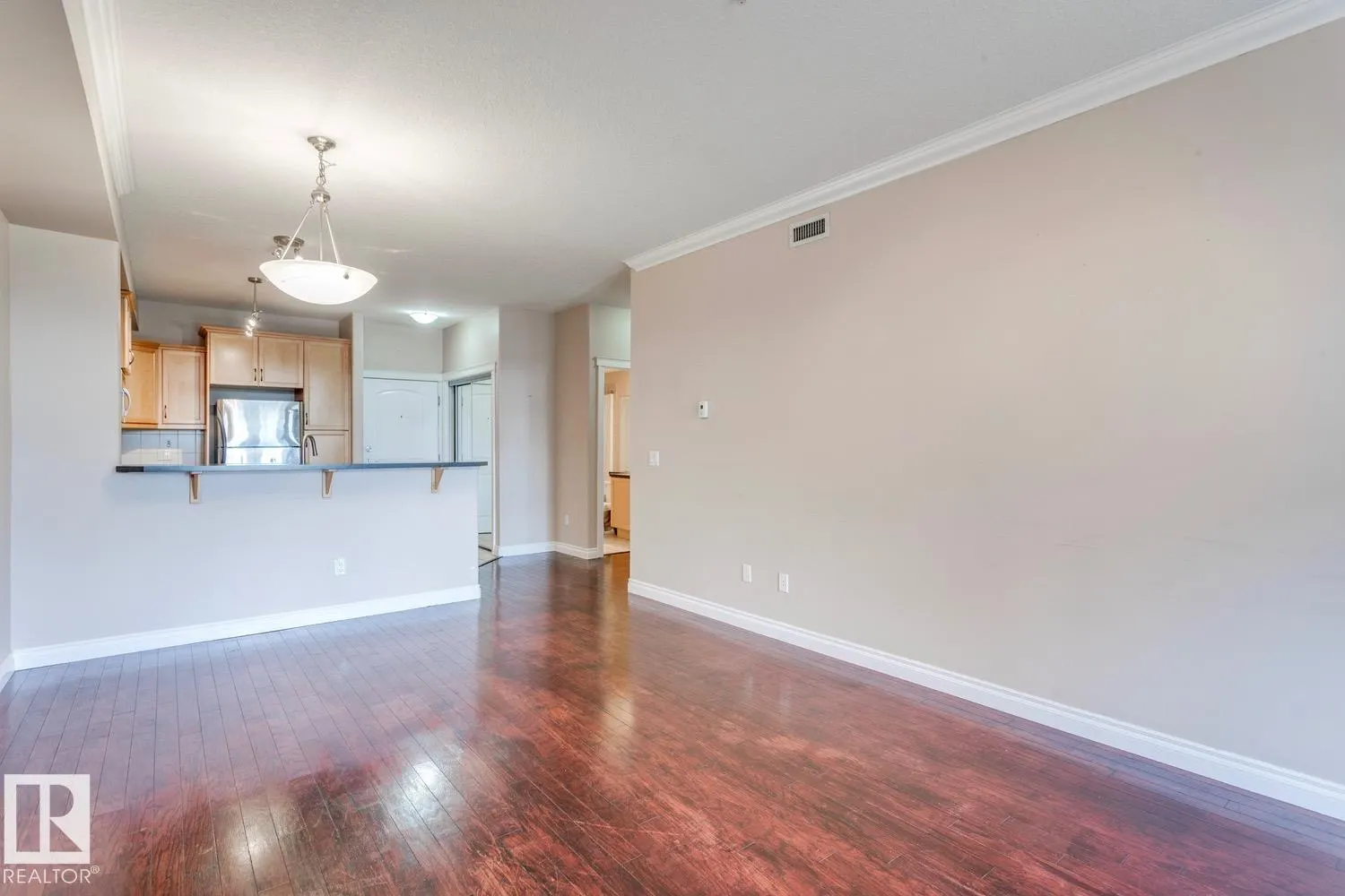 12408 15 Avenue