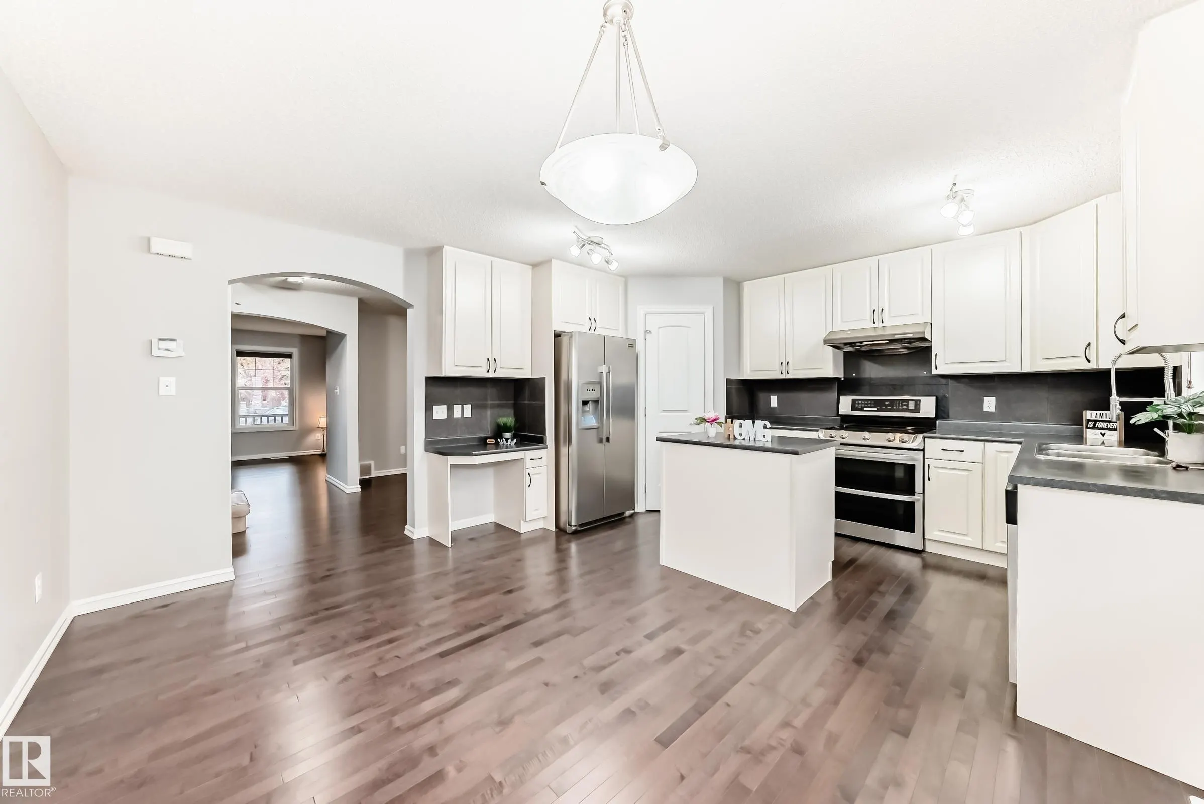 1515 TOWNE CENTRE Boulevard